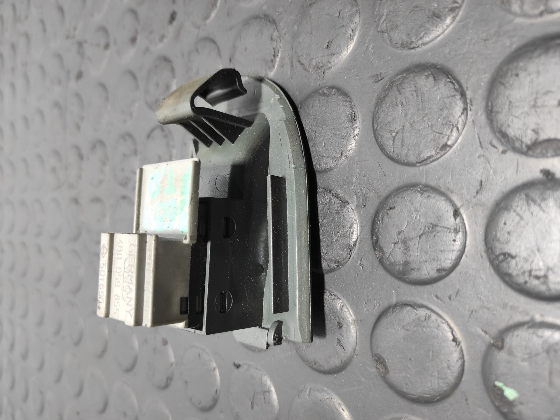 MANDO ELEVALUNAS TRASERO DERECHO AUDI ALLROAD QUATTRO (4B5) - vista 4