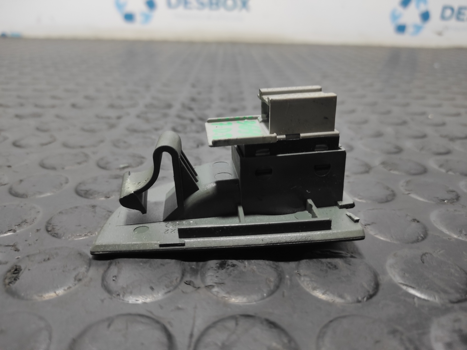 MANDO ELEVALUNAS DELANTERO DERECHO AUDI ALLROAD QUATTRO (4B5) - vista 4