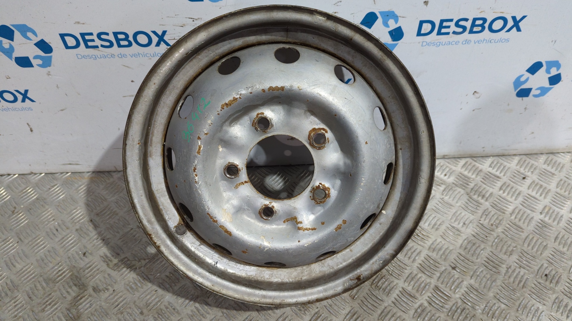 JUEGO LLANTAS LADA NIVA ( 2121 / 21213 / 21214 / 21215 ) - vista 4