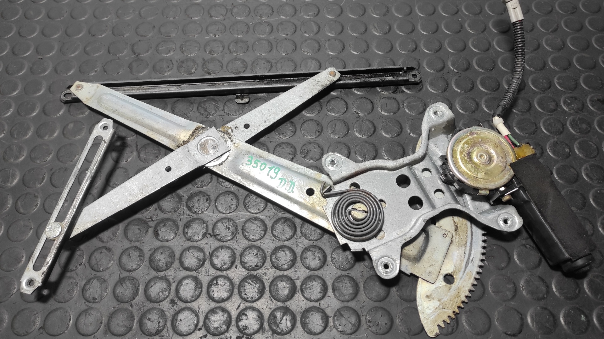 ELEVALUNAS DELANTERO DERECHO TOYOTA HILUX (KUN)