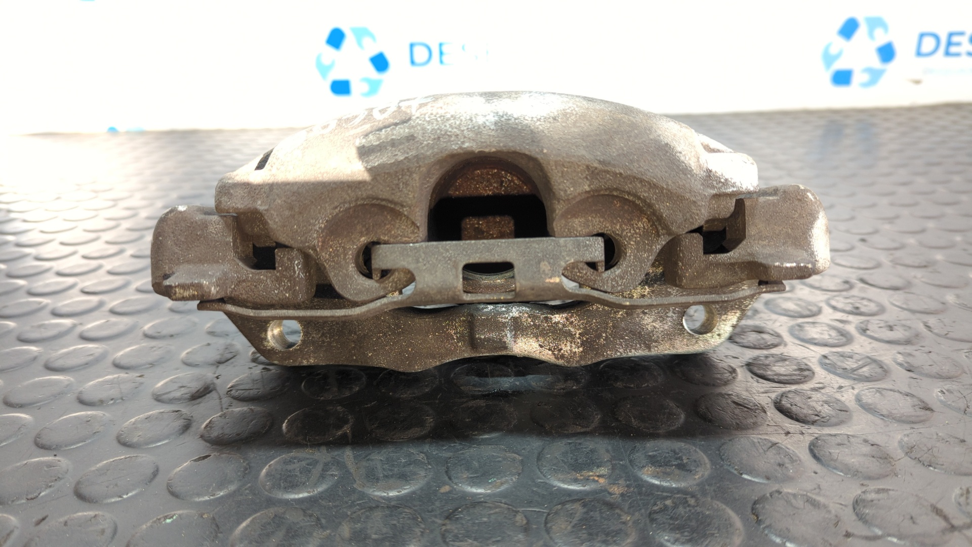 PINZA DE FRENO DELANTERA IZQUIERDA MERCEDES-BENZ VITO (W638) CAJA CERRADA - vista 2