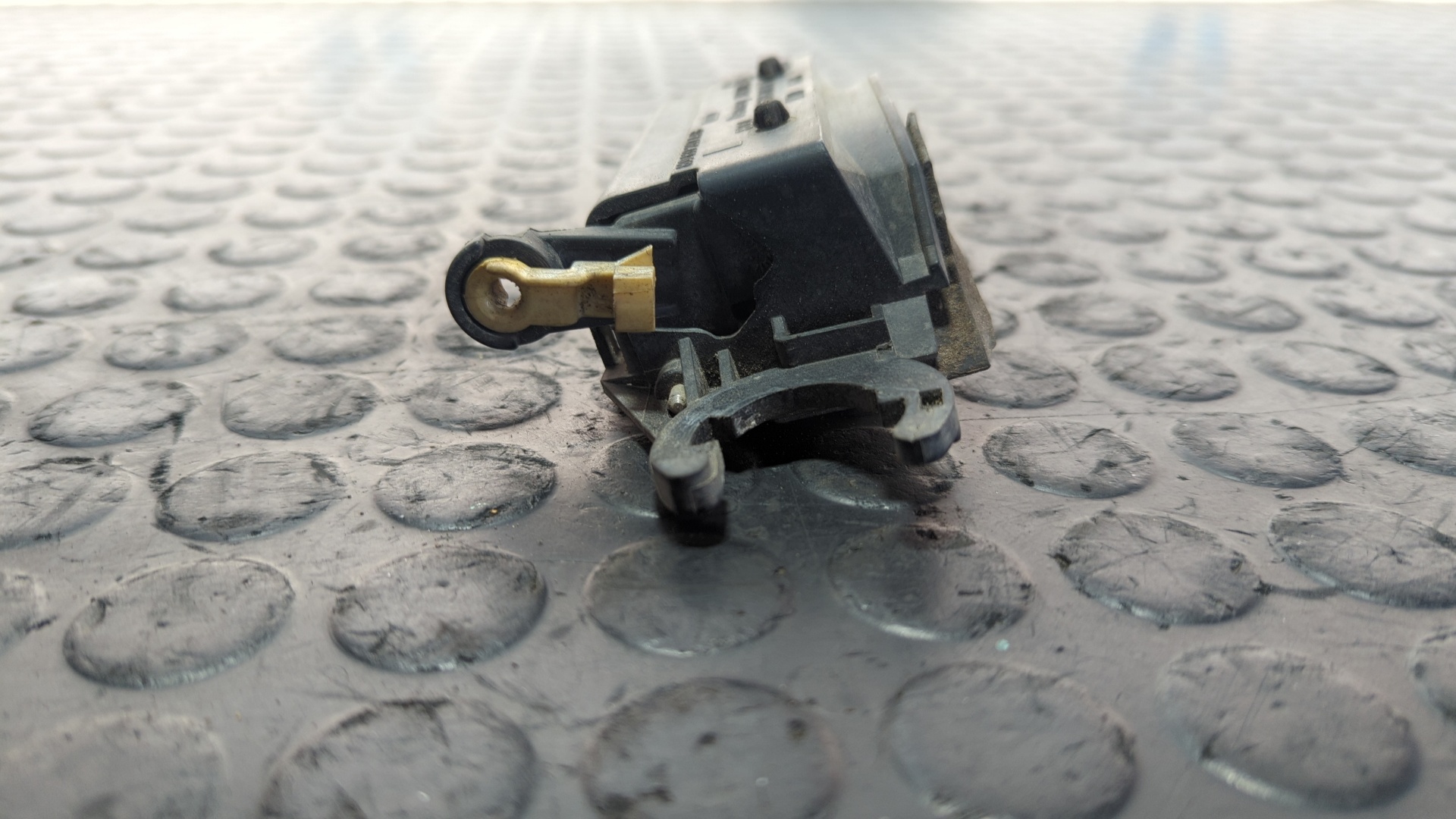 MANETA DELANTERA IZQUIERDA AUDI A4 BERLINA (B5) - vista 3