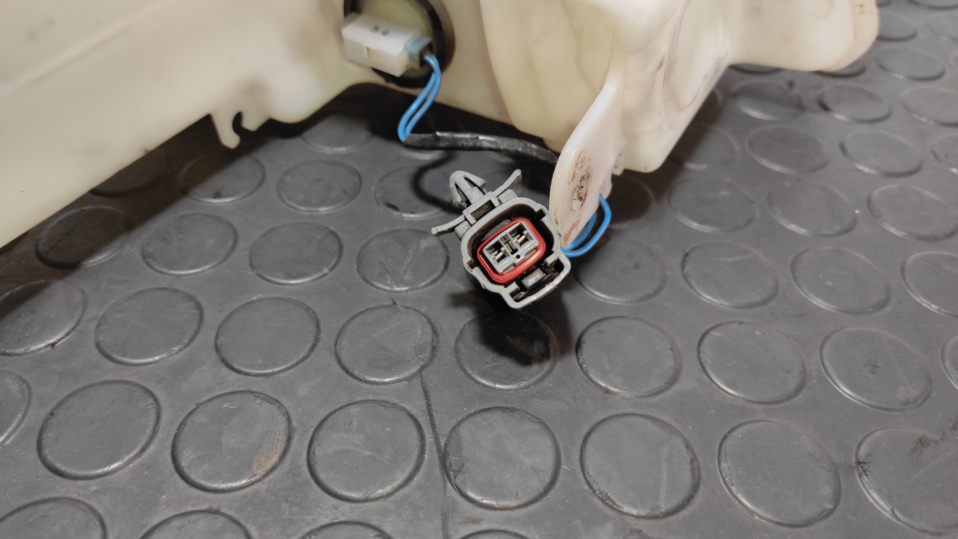 DEPOSITO LIMPIA MAZDA 3 BERLINA (BK) - vista 3