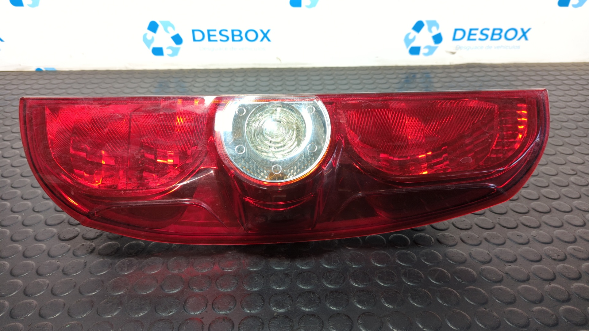 PILOTO TRASERO DERECHO FIAT DOBLO