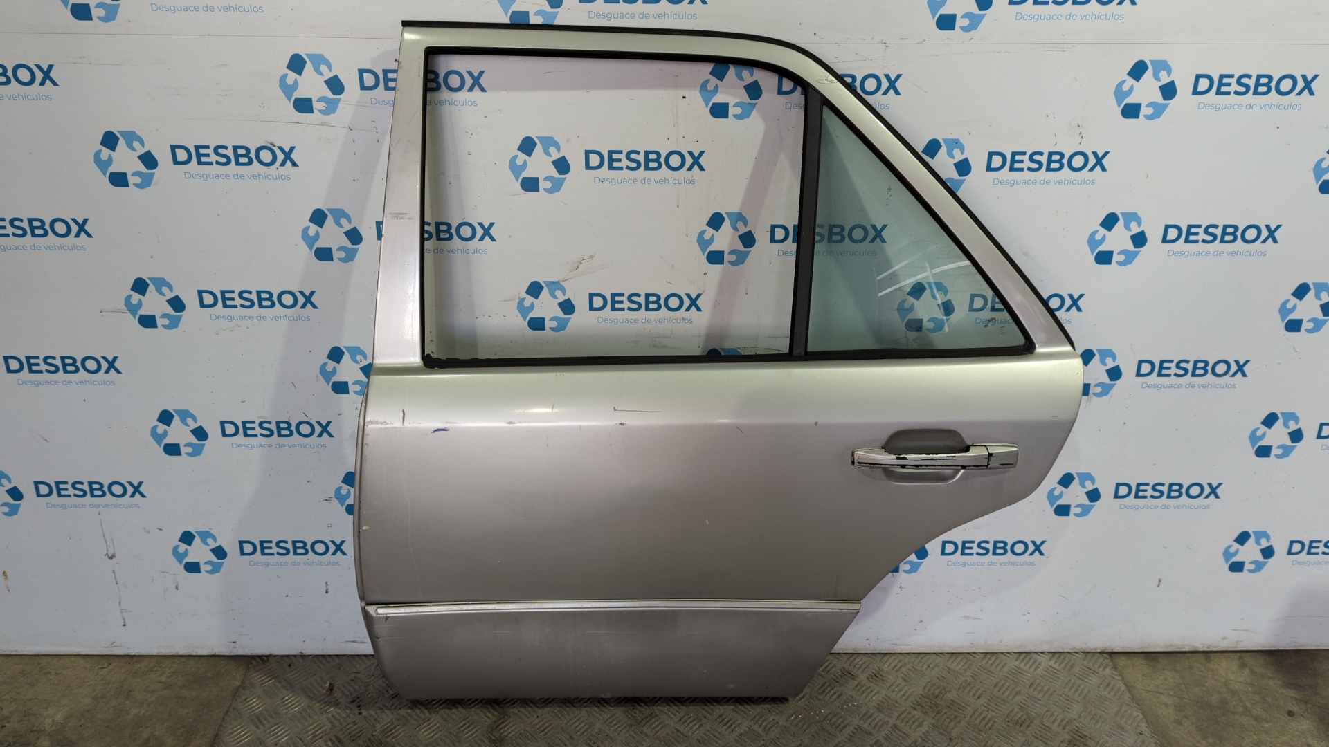 PUERTA TRASERA IZQUIERDA MERCEDES-BENZ CLASE E (W124)