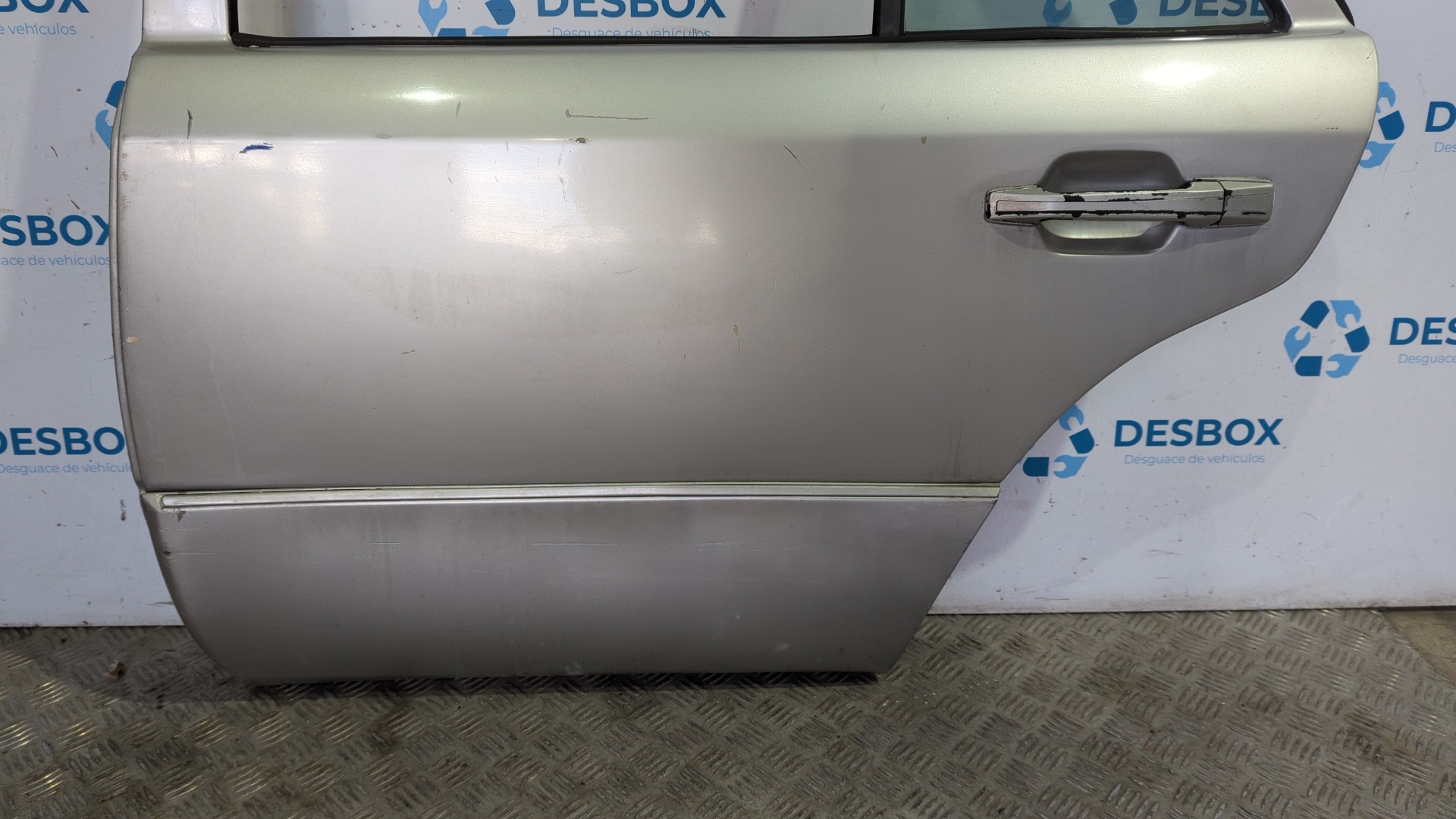 PUERTA TRASERA IZQUIERDA MERCEDES-BENZ CLASE E (W124) - vista 4