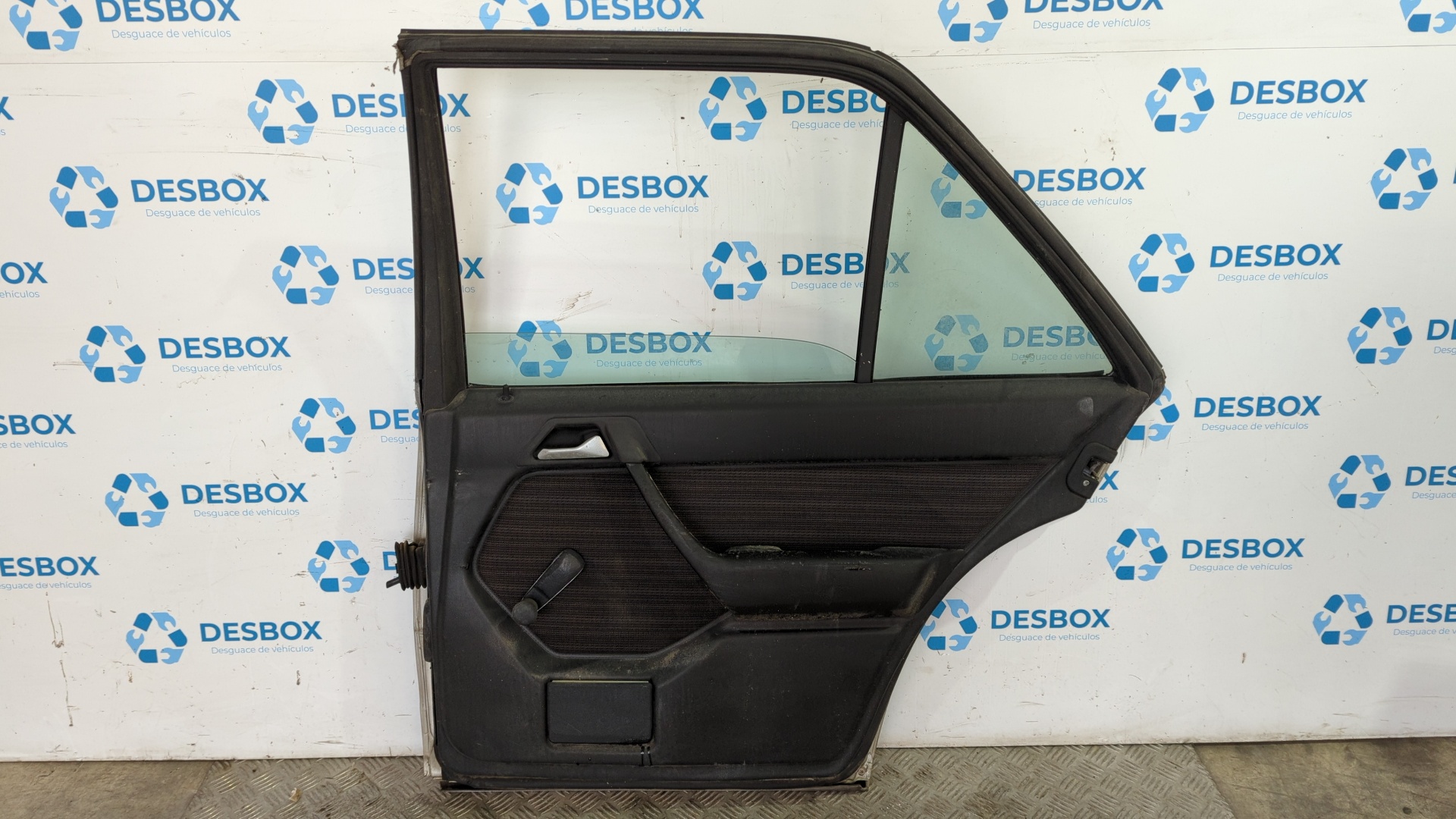 PUERTA TRASERA DERECHA MERCEDES-BENZ CLASE E (W124) - vista 3