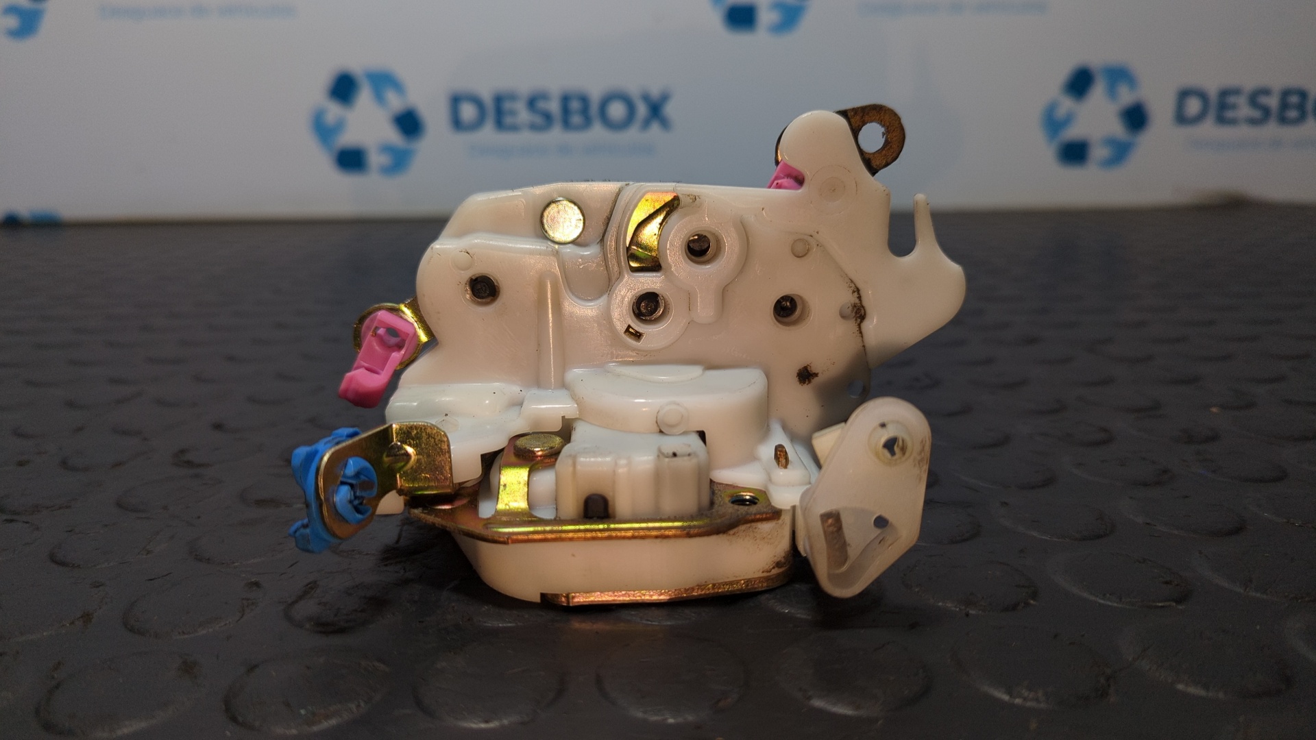 CERRADURA PUERTA DELANTERA DERECHA NISSAN CABSTAR