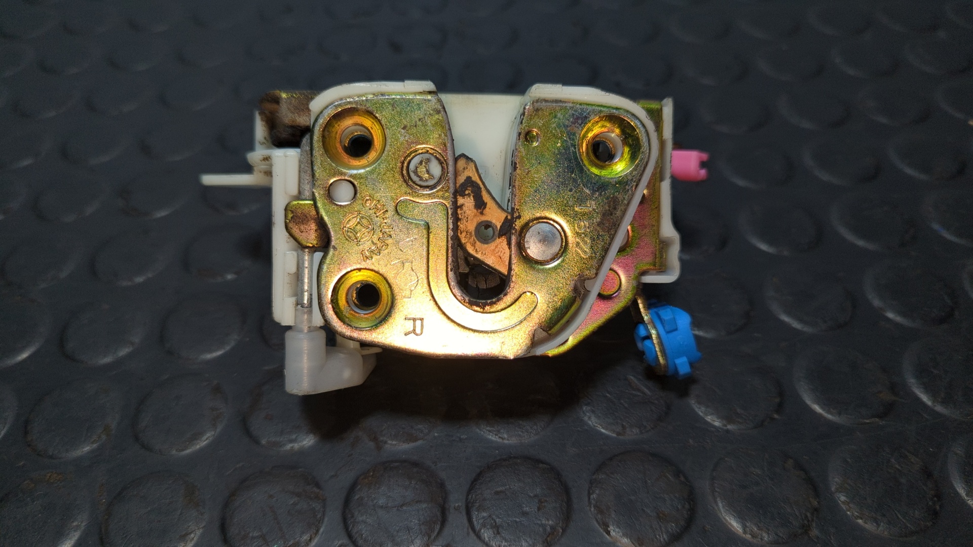 CERRADURA PUERTA DELANTERA DERECHA NISSAN CABSTAR - vista 2