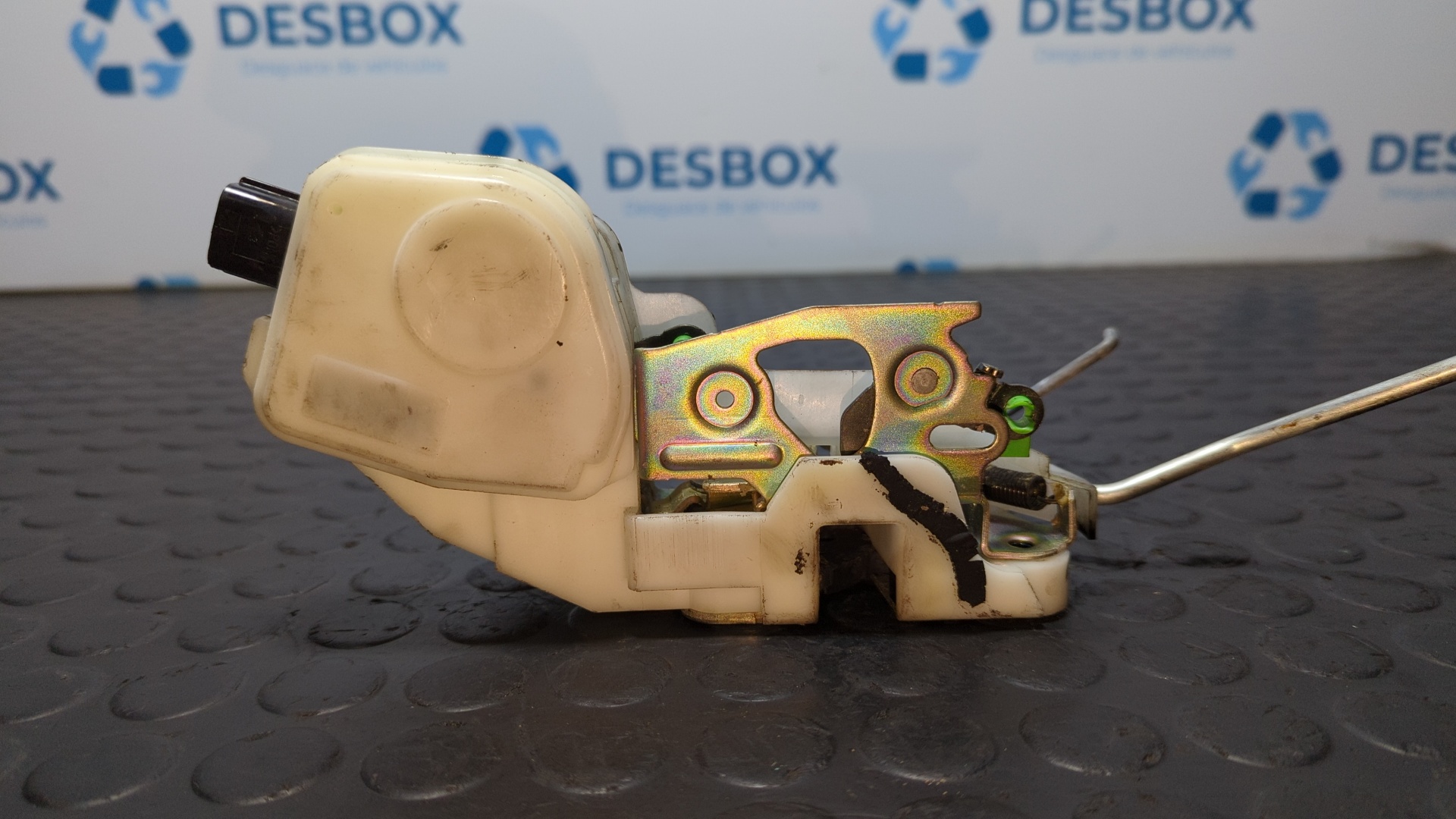 CERRADURA PUERTA DELANTERA DERECHA MITSUBISHI L 200 (K6/7) - vista 2