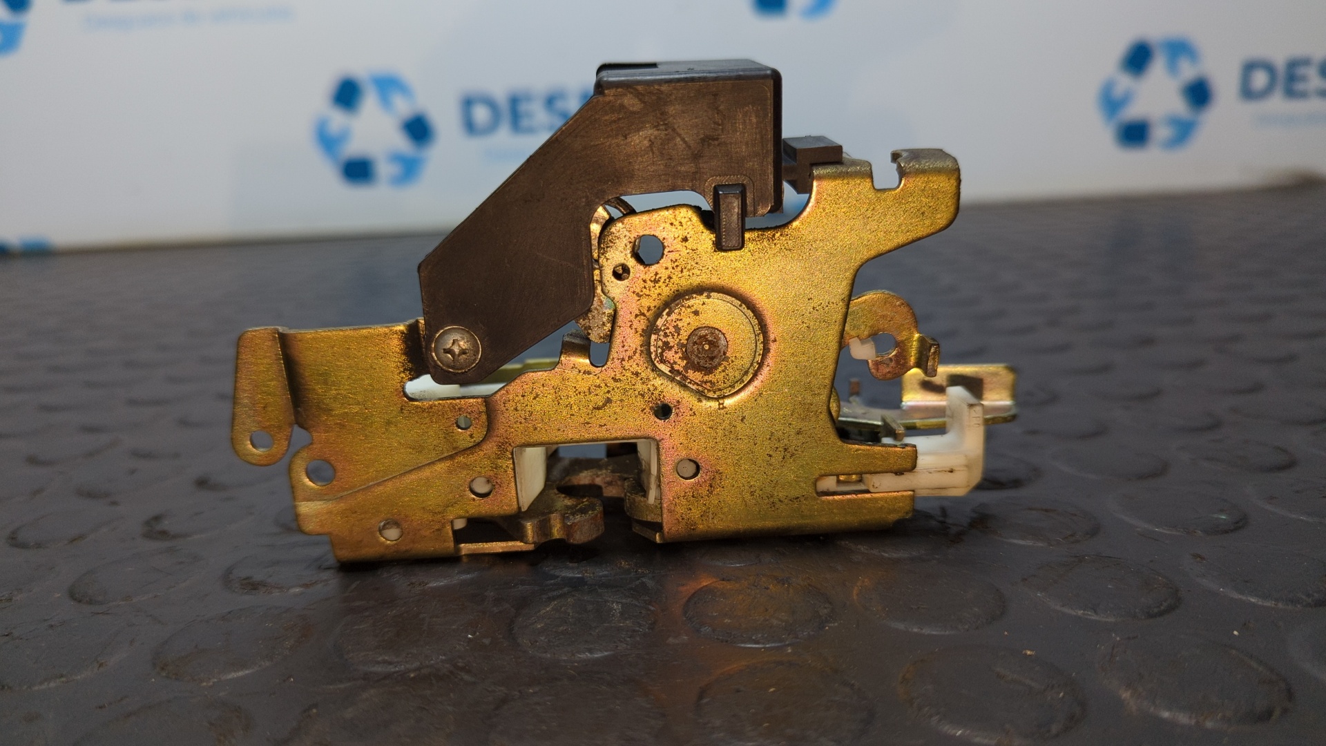 CERRADURA PUERTA DELANTERA DERECHA VOLKSWAGEN LT CAJA ABIERTA (MOD. 1997) - vista 3