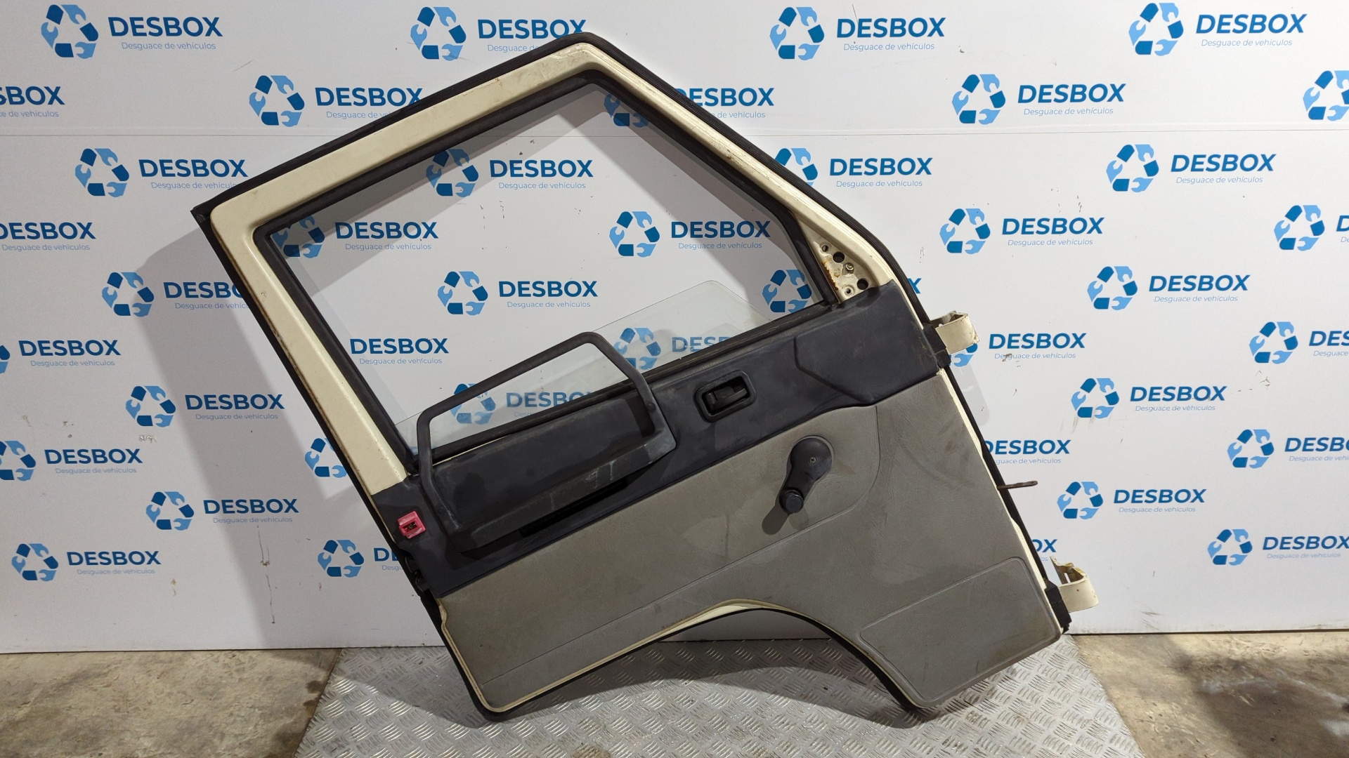 PUERTA DELANTERA IZQUIERDA MERCEDES-BENZ MB 100 - vista 4