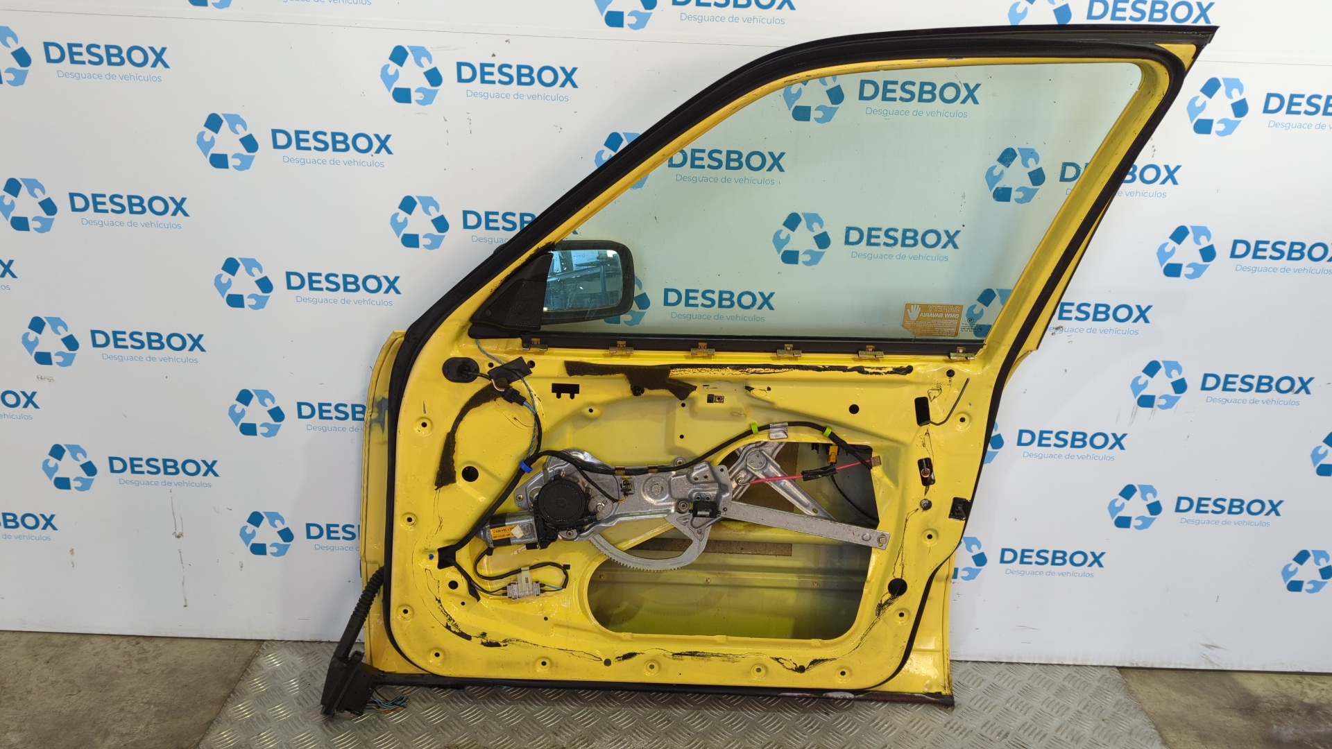 PUERTA DELANTERA DERECHA BMW SERIE 5 BERLINA (E34) - vista 2