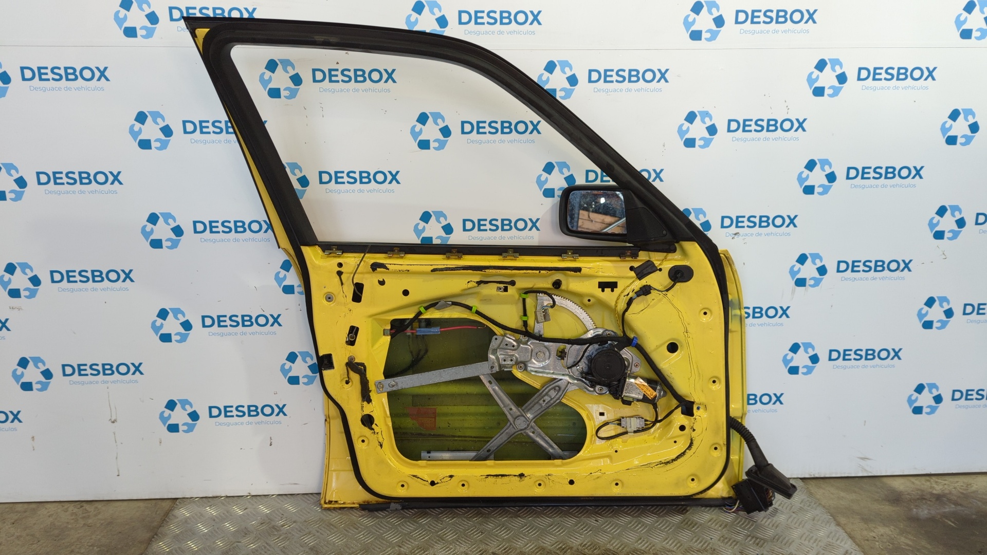 PUERTA DELANTERA IZQUIERDA BMW SERIE 5 BERLINA (E34) - vista 3