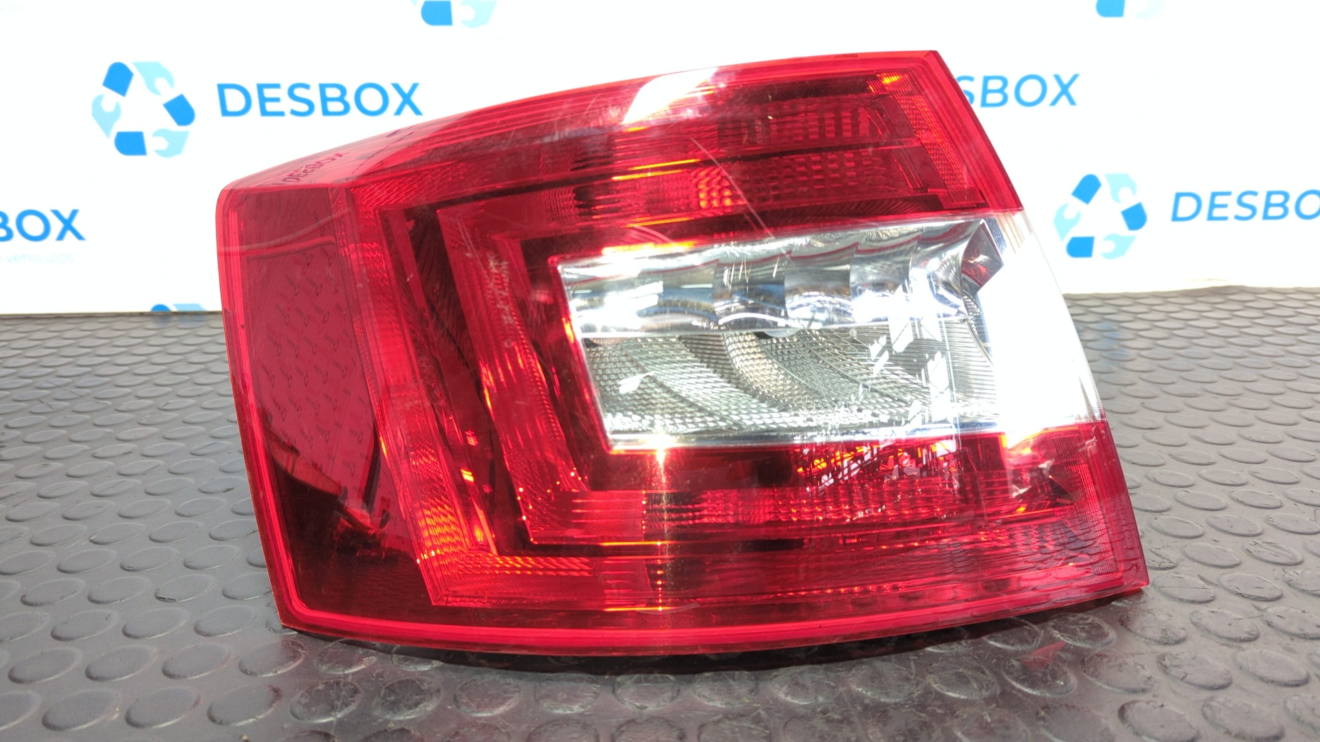 PILOTO TRASERO IZQUIERDO SKODA OCTAVIA BERLINA (1Z3)