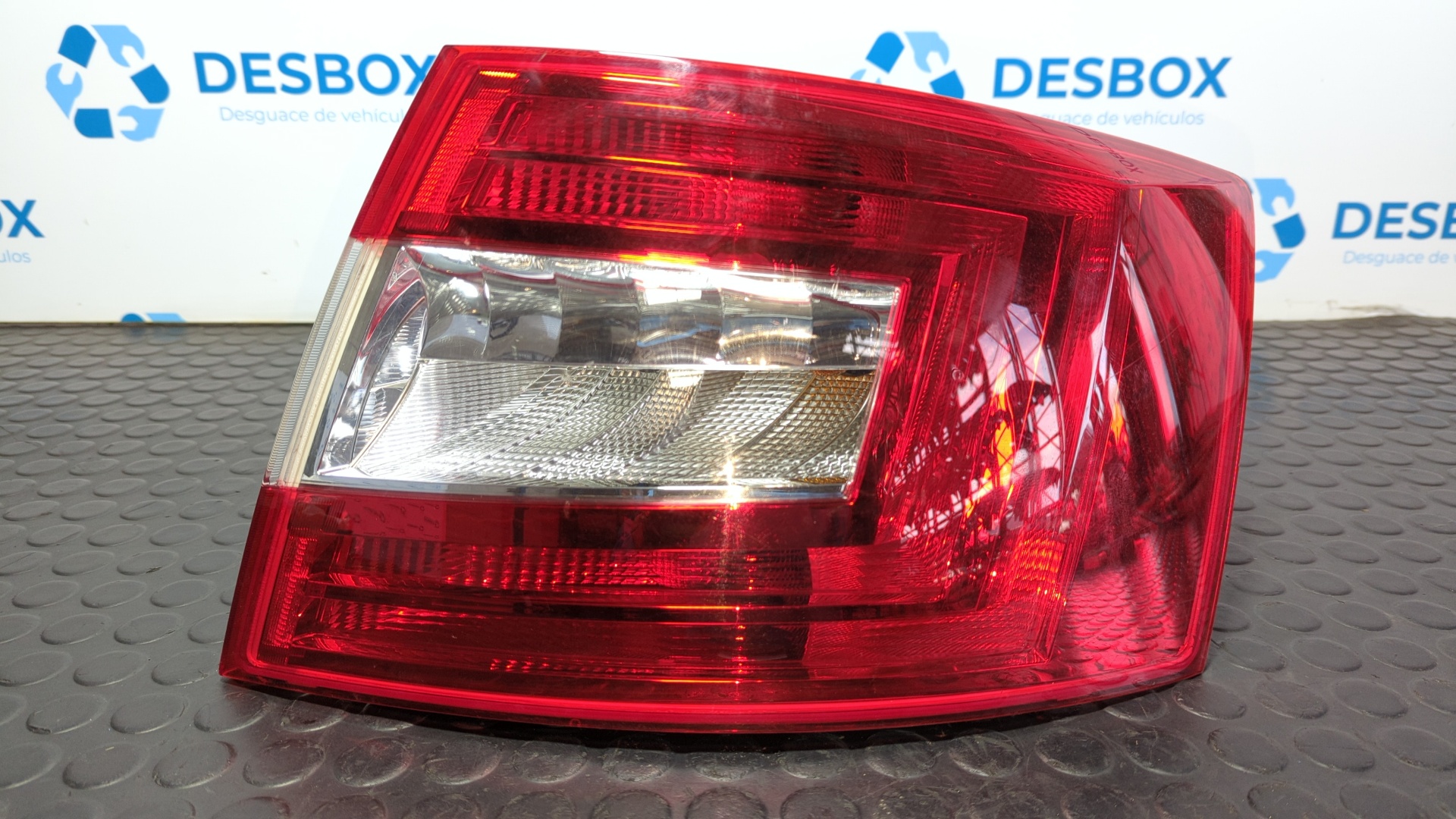 PILOTO TRASERO DERECHO SKODA OCTAVIA BERLINA (1Z3)