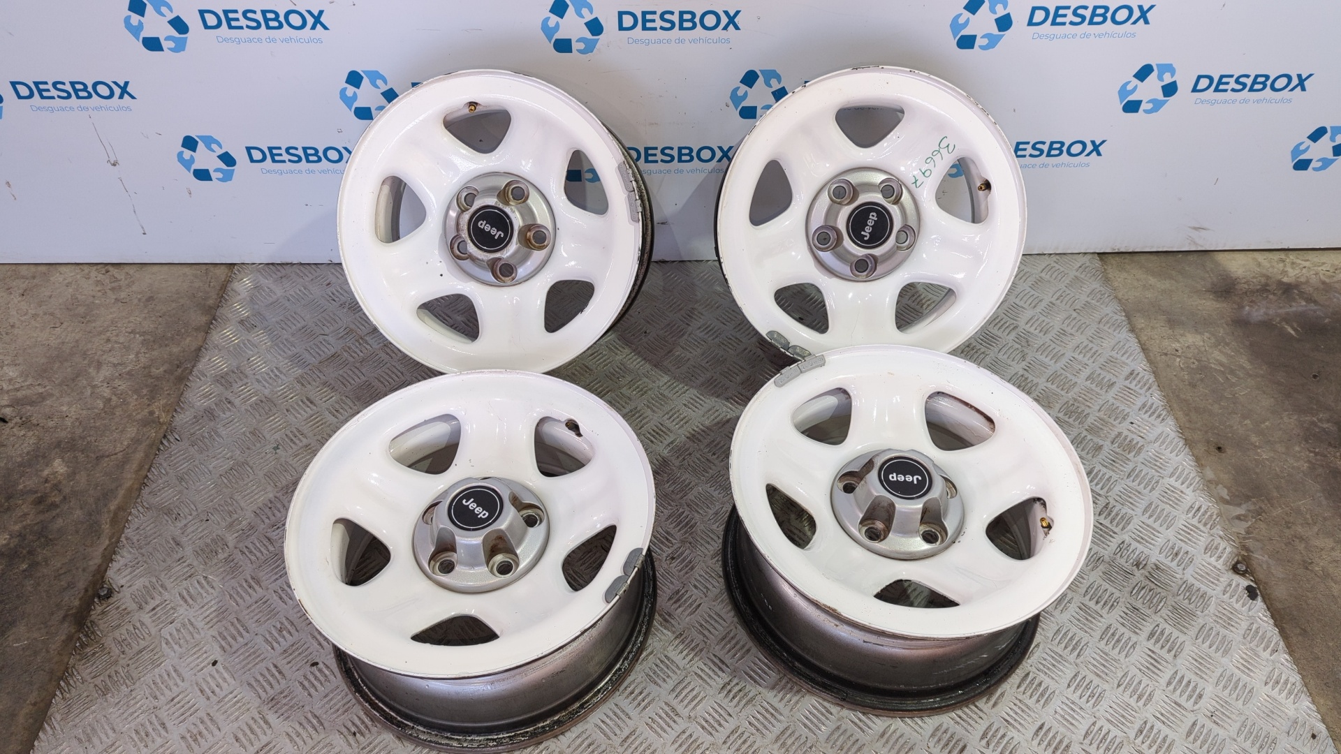 JUEGO LLANTAS CHRYSLER JEEP CHEROKEE (XJ)
