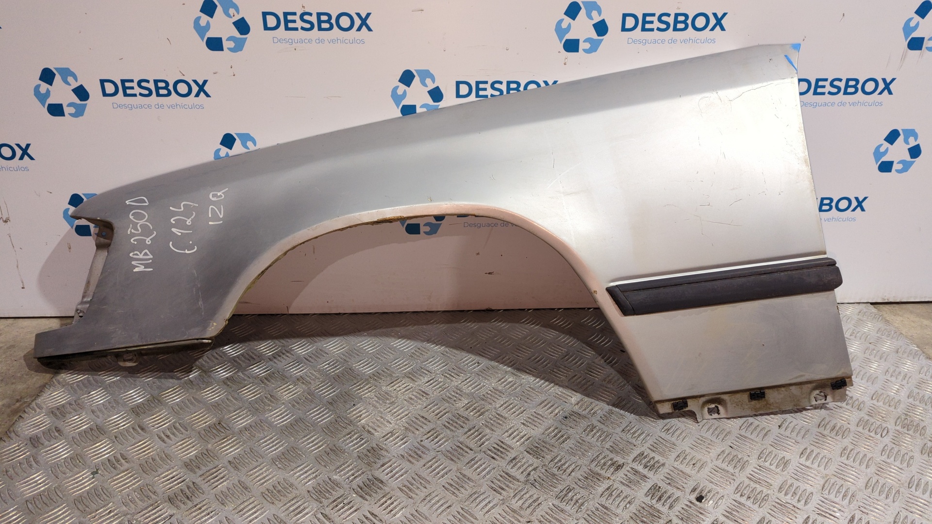ALETA DELANTERA IZQUIERDA MERCEDES-BENZ CLASE E (W124)
