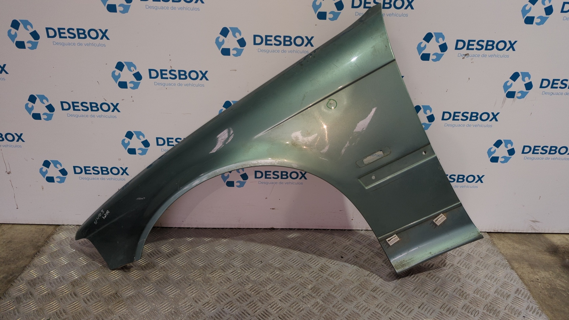 ALETA DELANTERA IZQUIERDA BMW SERIE 3 BERLINA (E36)