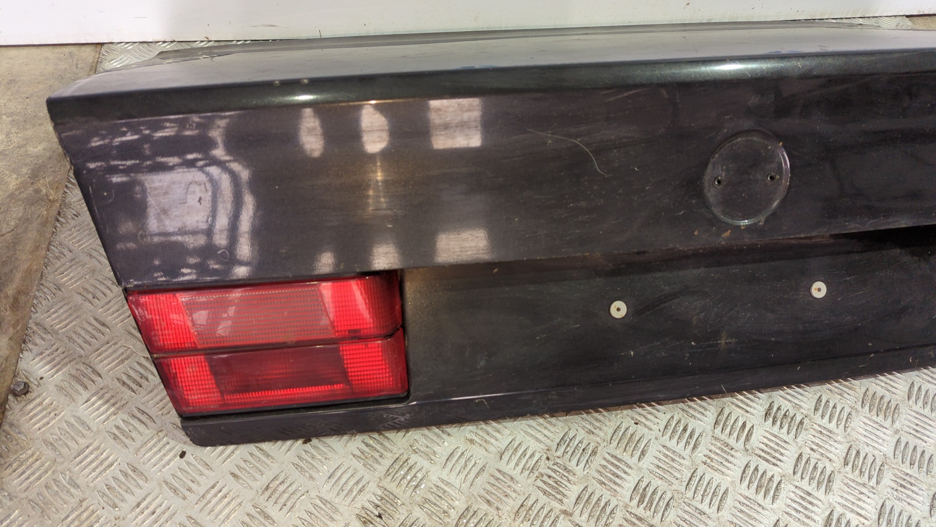 TAPA MALETERO BMW SERIE 5 BERLINA (E34) - vista 2