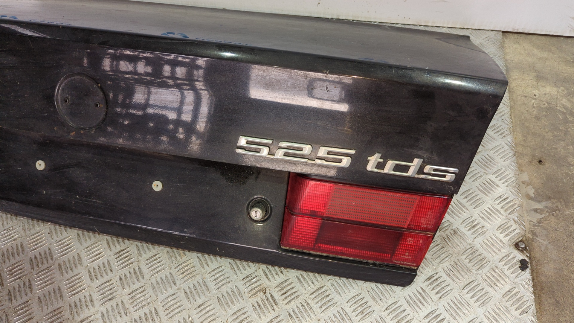 TAPA MALETERO BMW SERIE 5 BERLINA (E34) - vista 3