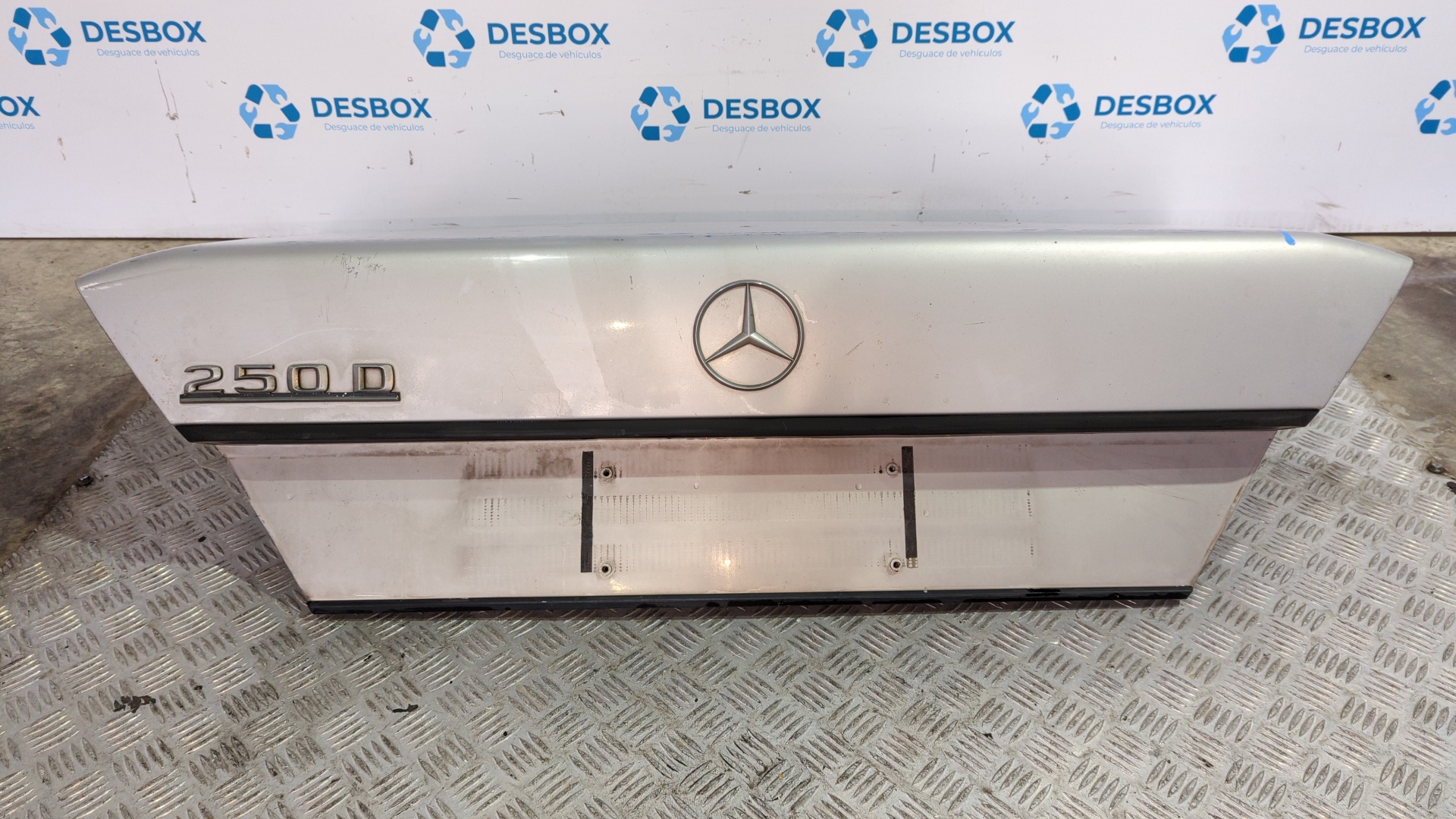 TAPA MALETERO MERCEDES-BENZ CLASE E (W124)