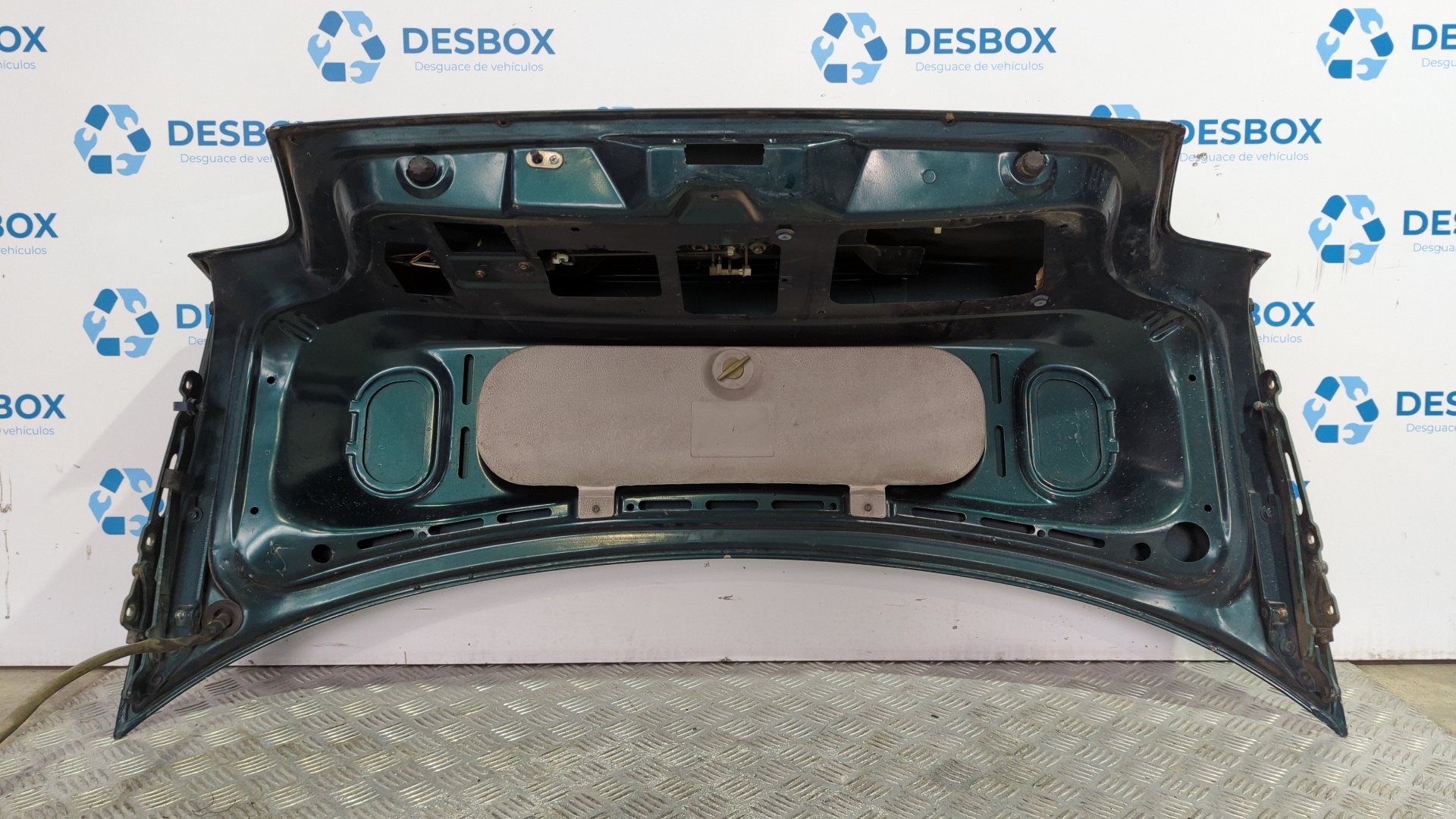 TAPA MALETERO BMW SERIE 3 BERLINA (E36) - vista 4