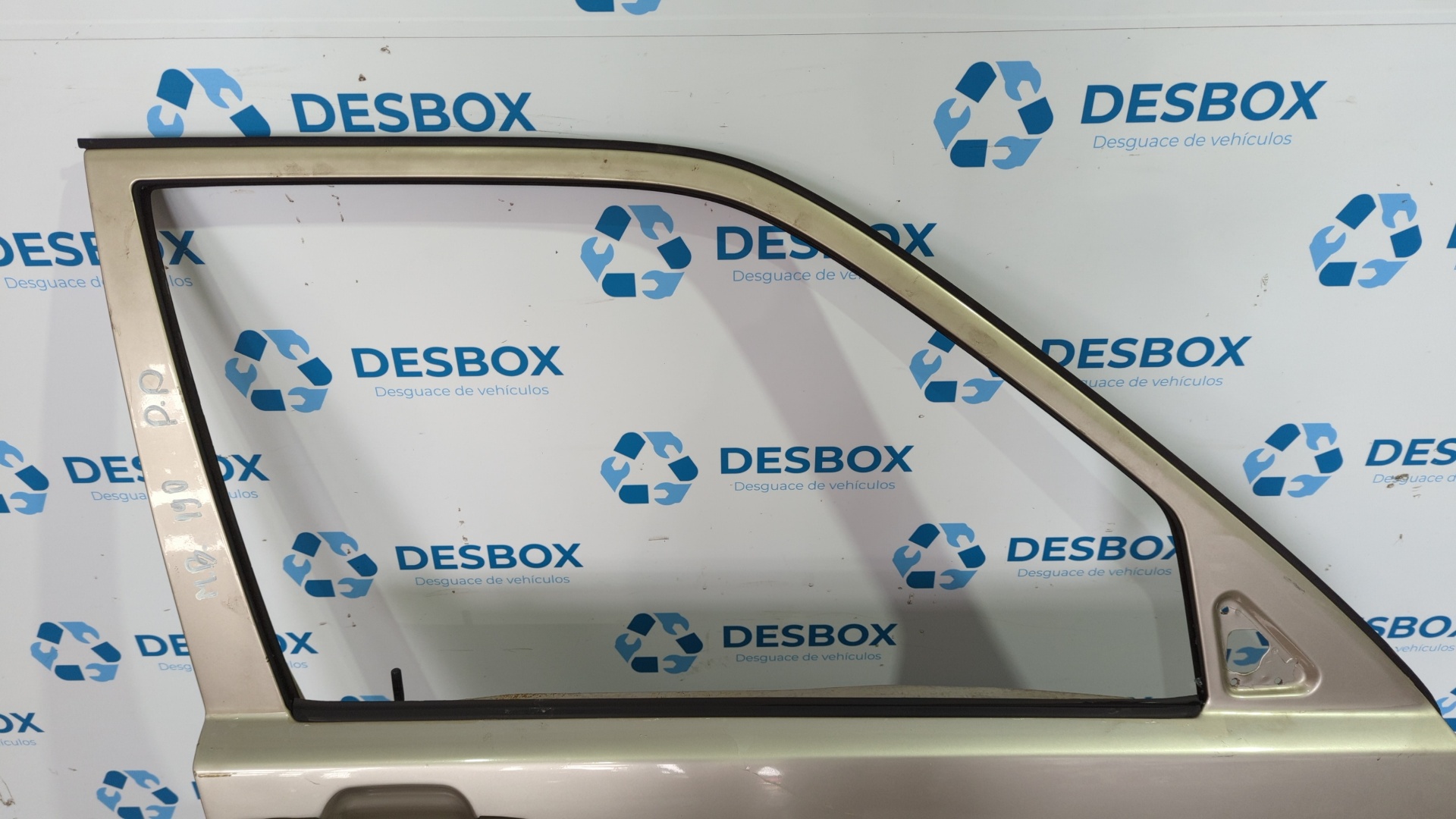 PUERTA DELANTERA DERECHA MERCEDES-BENZ CLASE C (W201) - vista 4