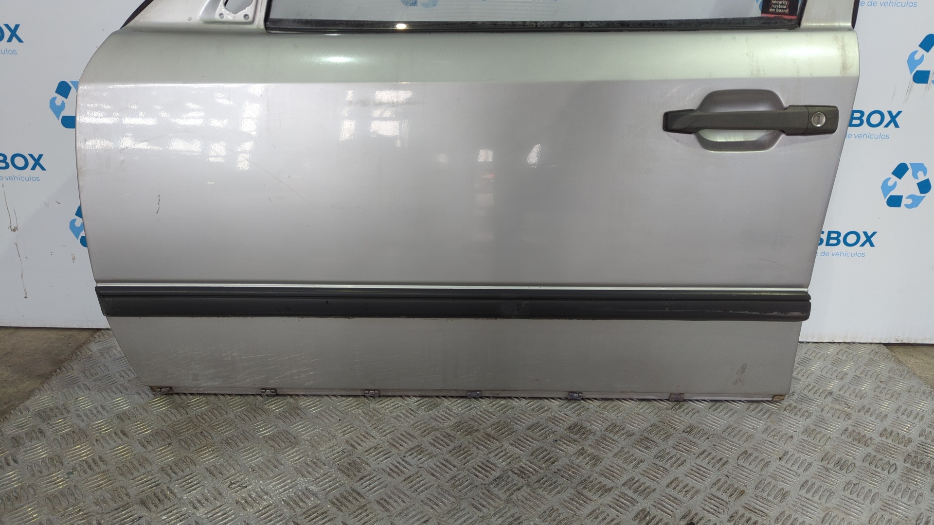 PUERTA DELANTERA IZQUIERDA MERCEDES-BENZ CLASE E (W124) - vista 4