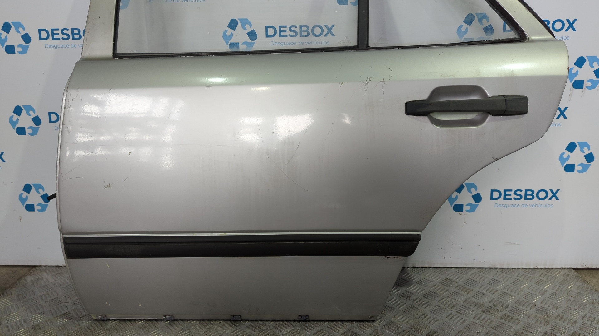 PUERTA TRASERA IZQUIERDA MERCEDES-BENZ CLASE E (W124) - vista 7