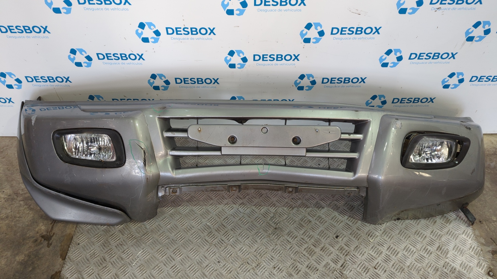 PARAGOLPES DELANTERO MITSUBISHI MONTERO (V80/V90)