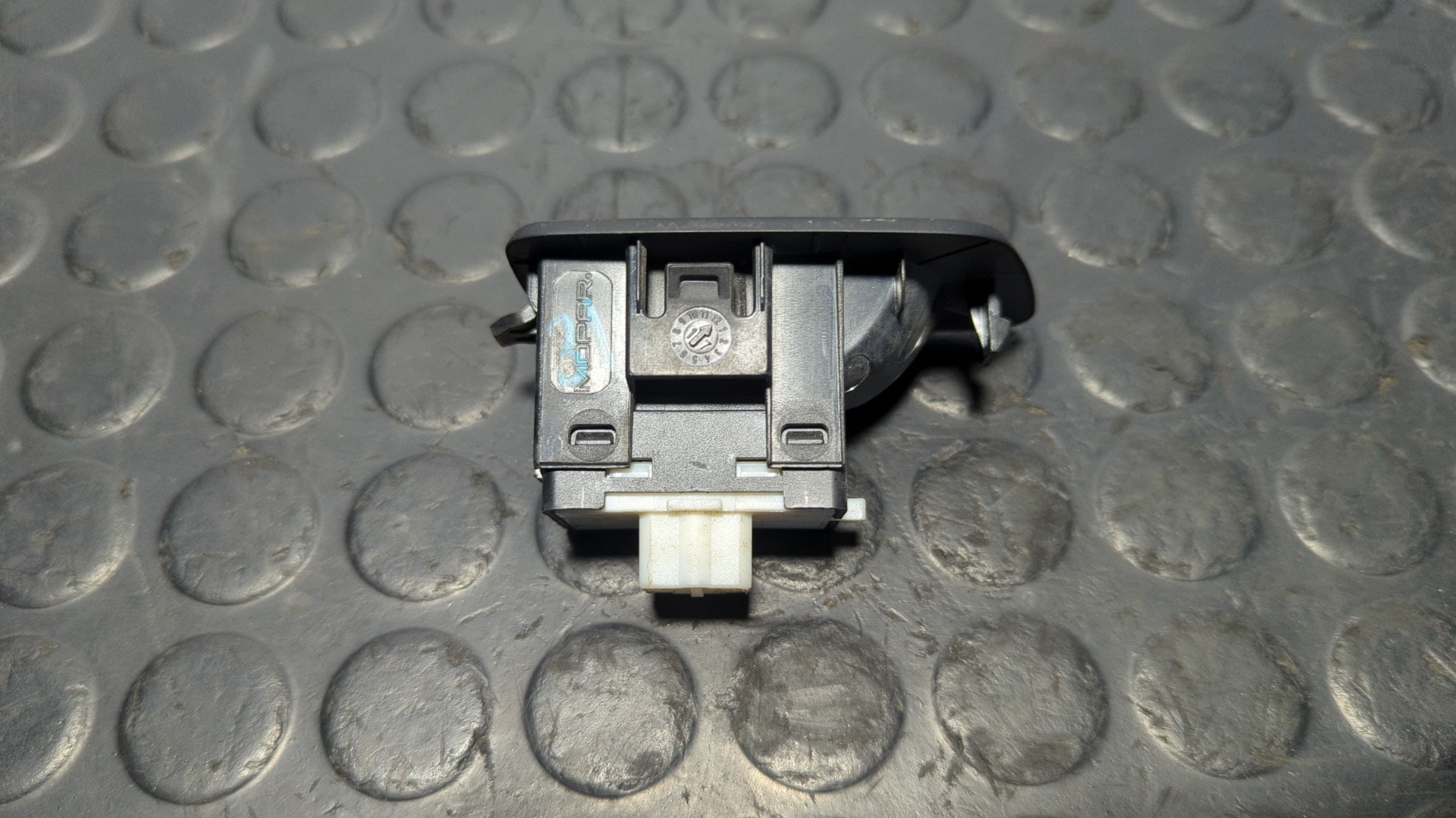 MANDO ELEVALUNAS TRASERO IZQUIERDO JEEP COMPASS II - vista 2