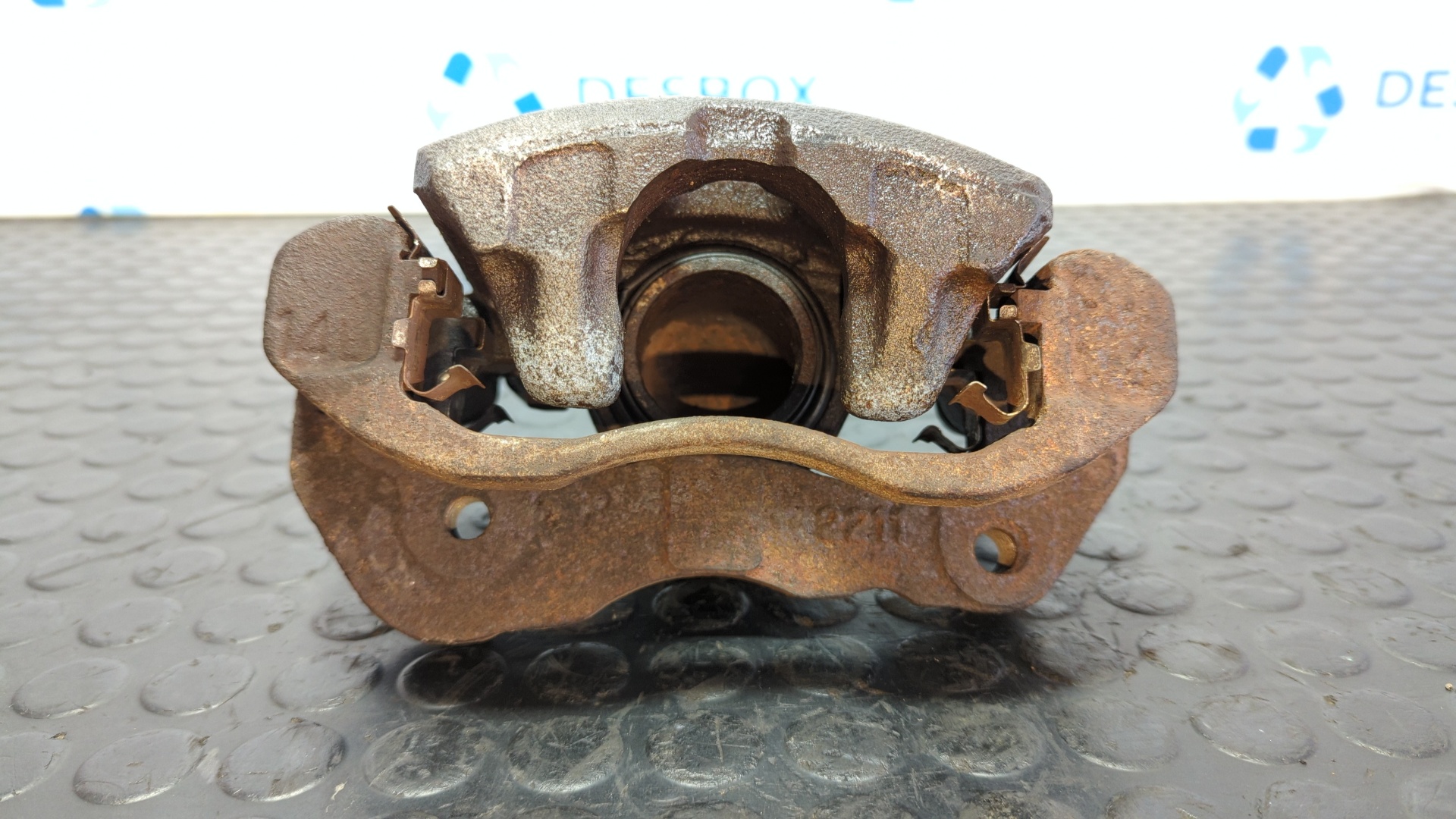 PINZA DE FRENO DELANTERA IZQUIERDA MITSUBISHI MONTERO (L040) - vista 3