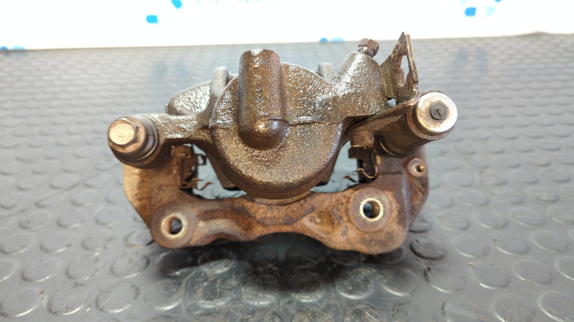 PINZA DE FRENO DELANTERA IZQUIERDA MITSUBISHI MONTERO (L040) - vista 4