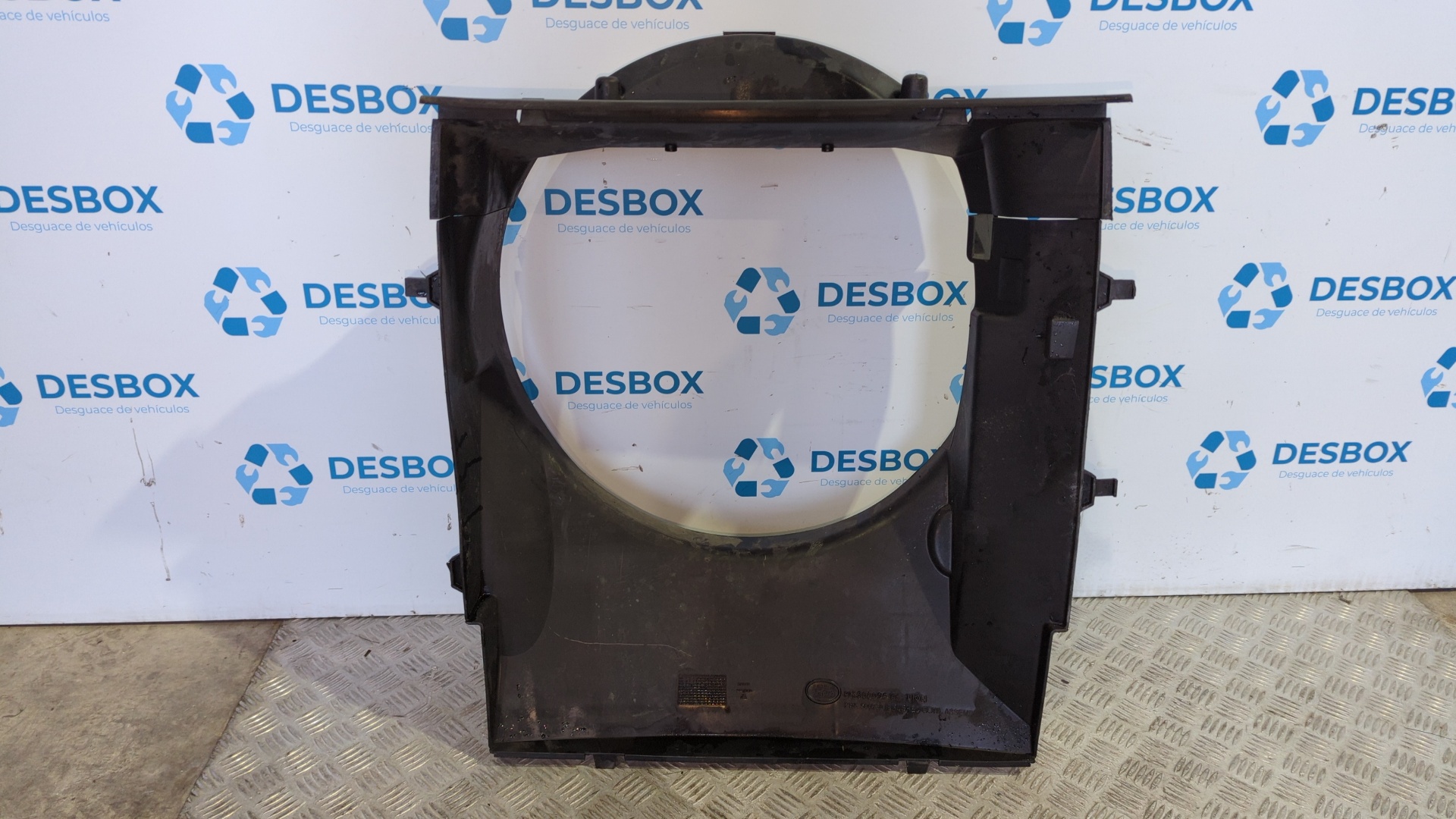 CALANDRA DELANTERA DE RADIADOR LAND ROVER DISCOVERY - vista 3