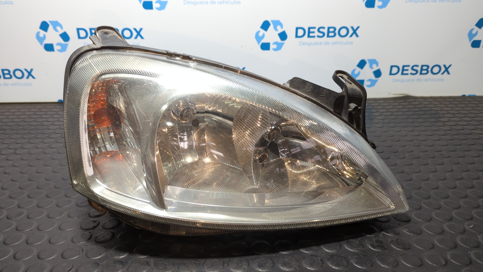 FARO DERECHO OPEL CORSA C