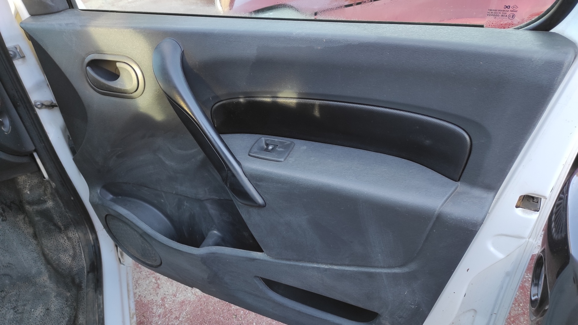 PILOTO TRASERO DERECHO RENAULT KANGOO - vista 2