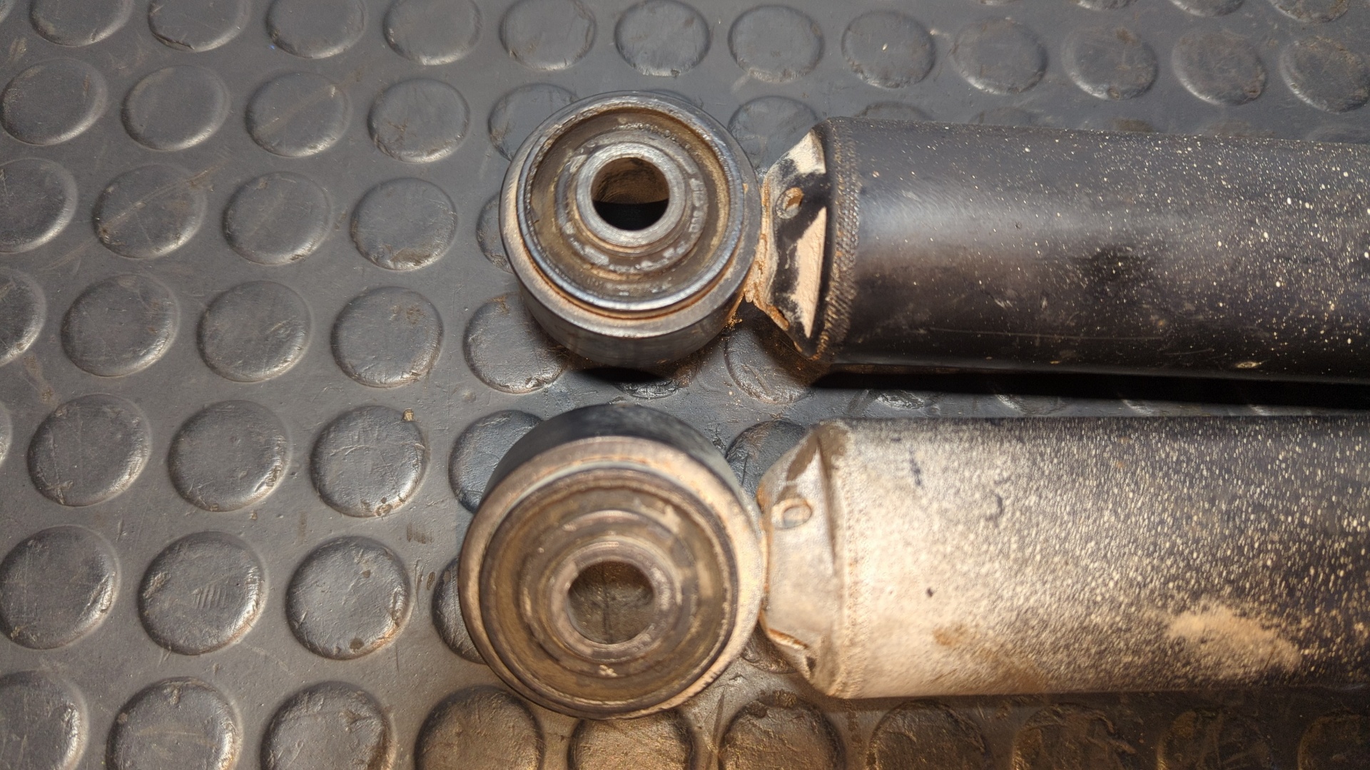 JUEGO AMORTIGUADORES TRASEROS MERCEDES-BENZ VITO (W638) CAJA CERRADA - vista 2