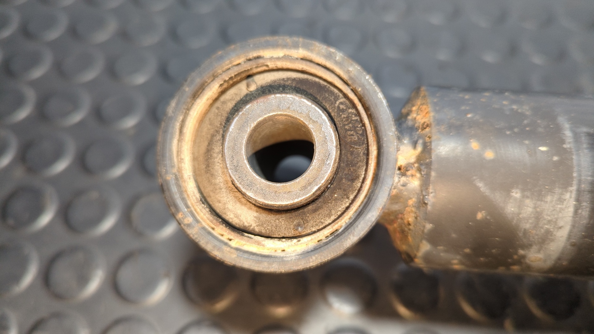 AMORTIGUADOR TRASERO DERECHO LAND ROVER DISCOVERY - vista 3