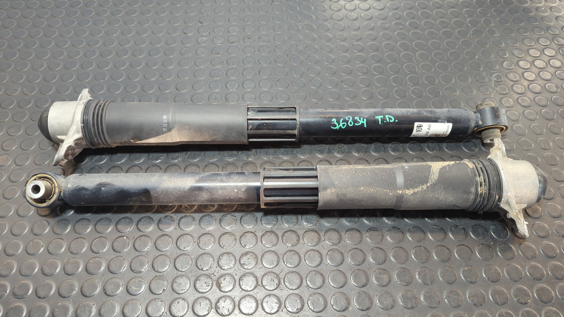 JUEGO AMORTIGUADORES TRASEROS VOLKSWAGEN GOLF VII LIM.