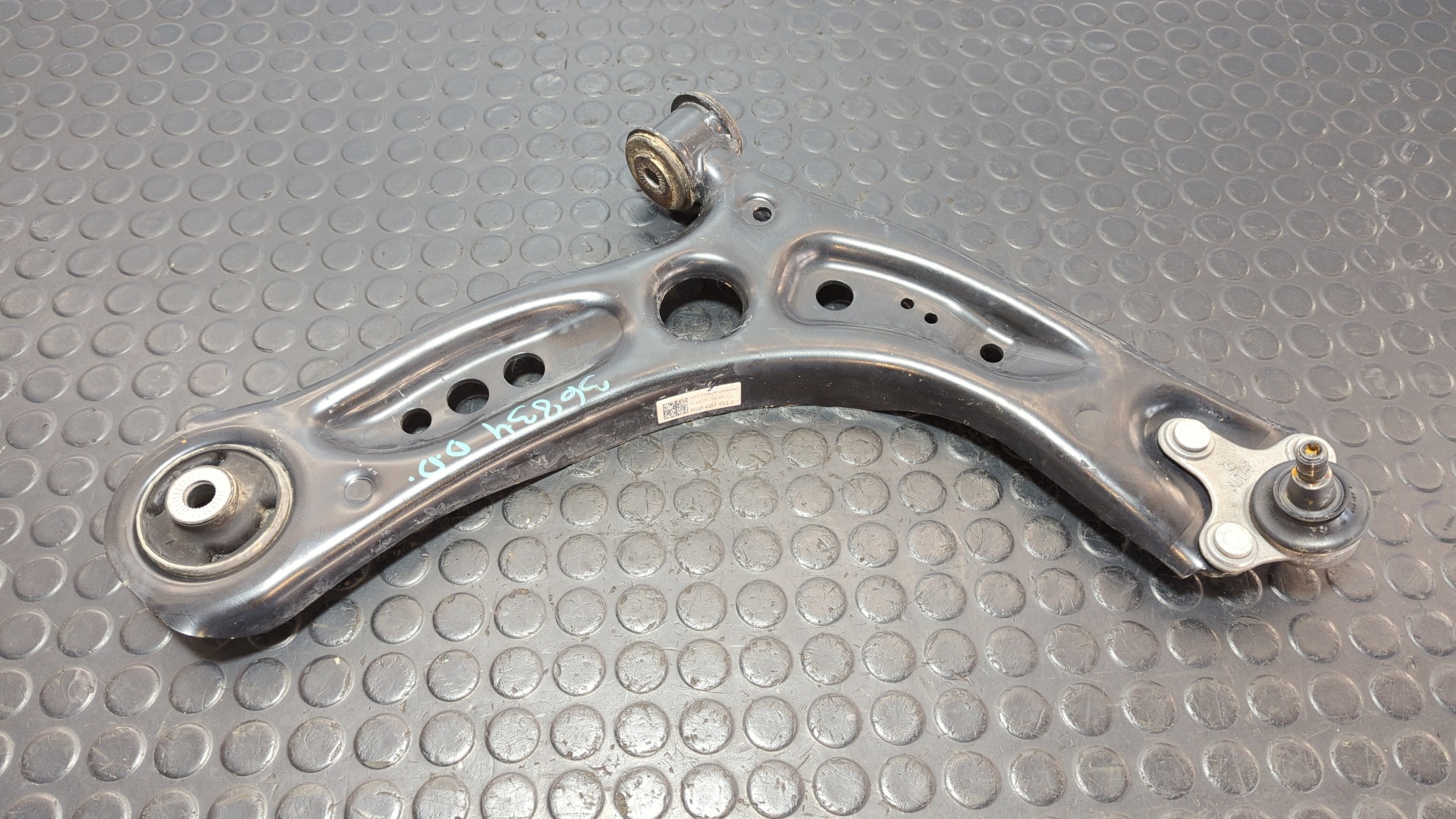 BRAZO DERECHO INFERIOR DELANTERO VOLKSWAGEN GOLF VII LIM.