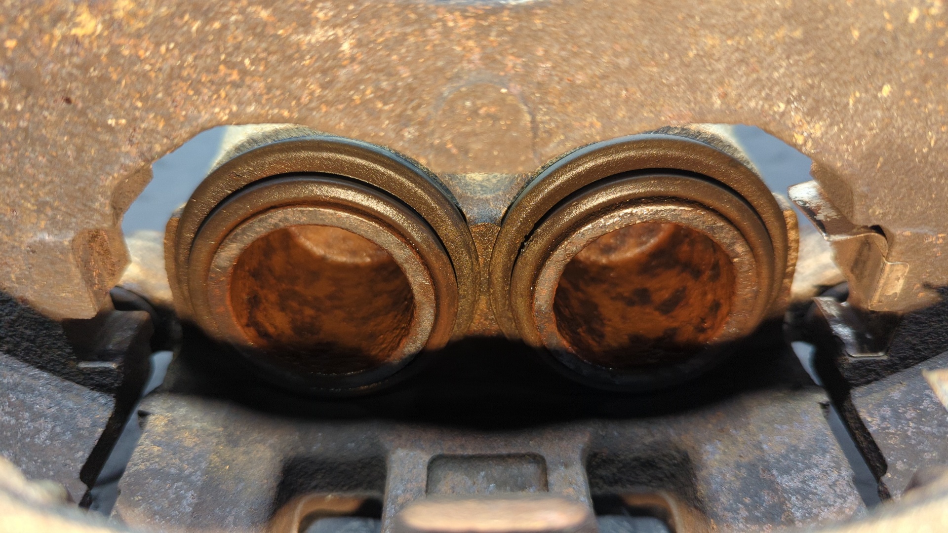 PINZA DE FRENO DELANTERA DERECHA MITSUBISHI MONTERO (V80/V90) - vista 5