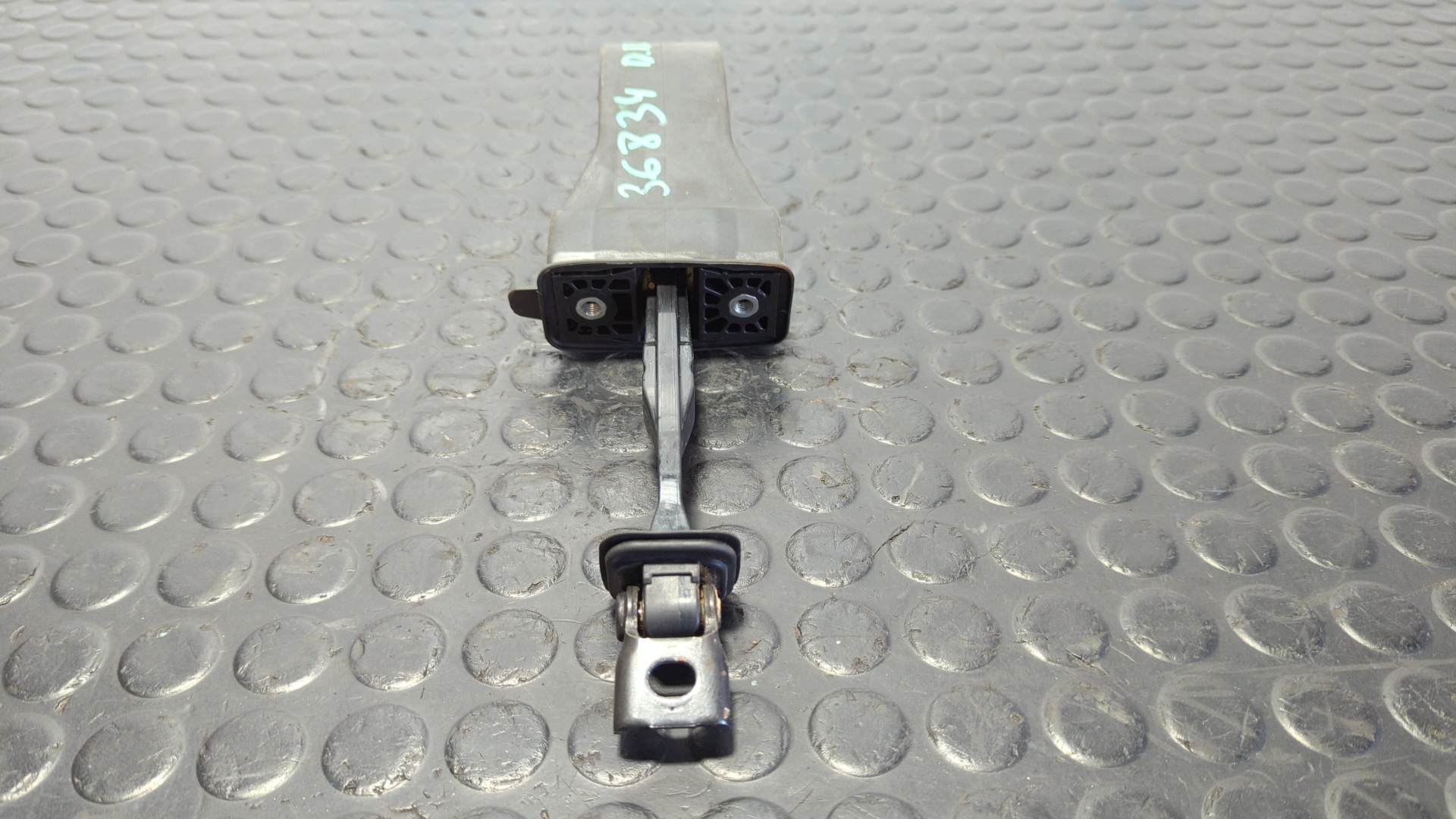 RETENEDOR PUERTA DERECHA VOLKSWAGEN GOLF VII LIM. - vista 2