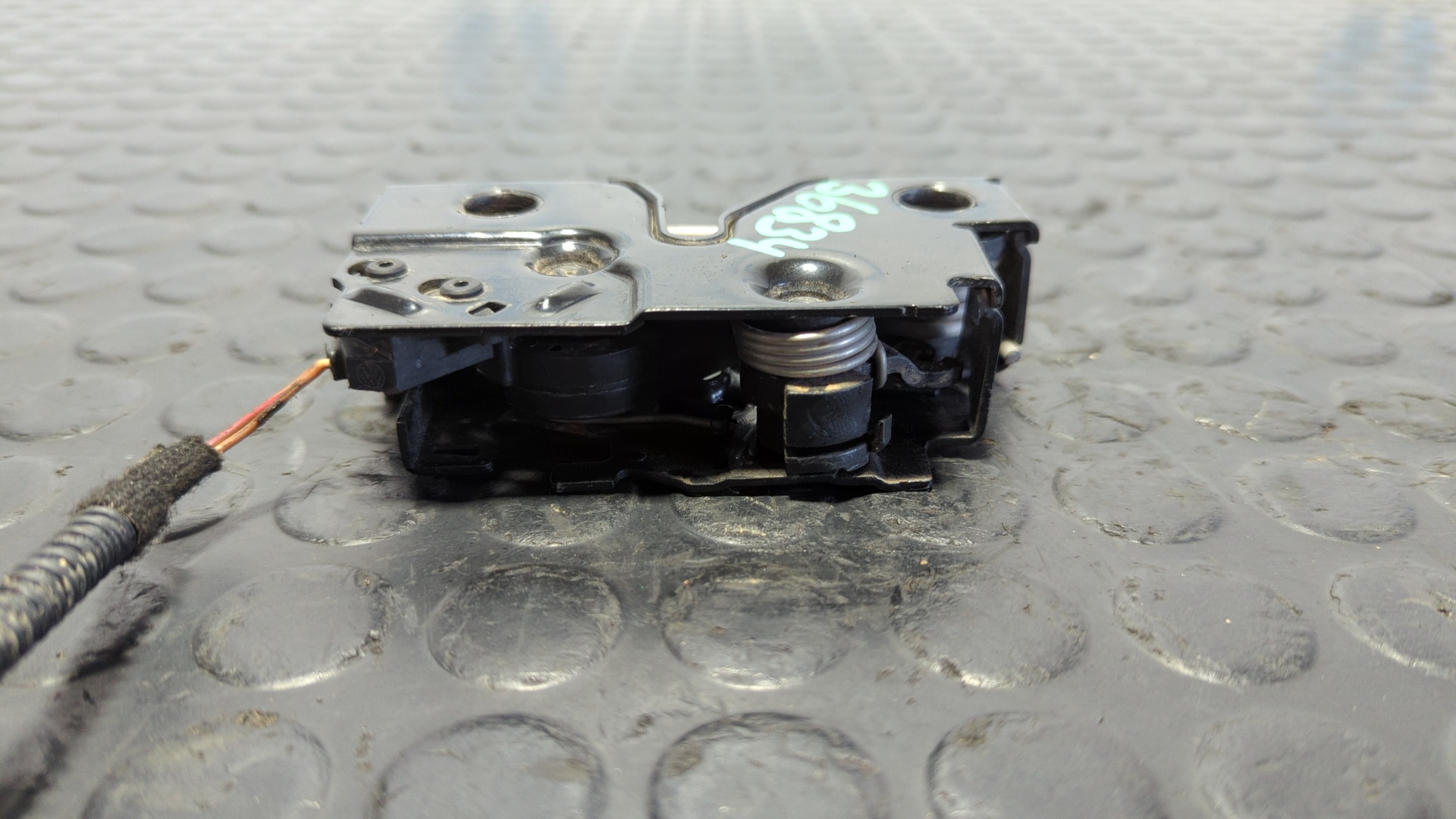 CERRADURA CAPO VOLKSWAGEN GOLF VII LIM. - vista 2