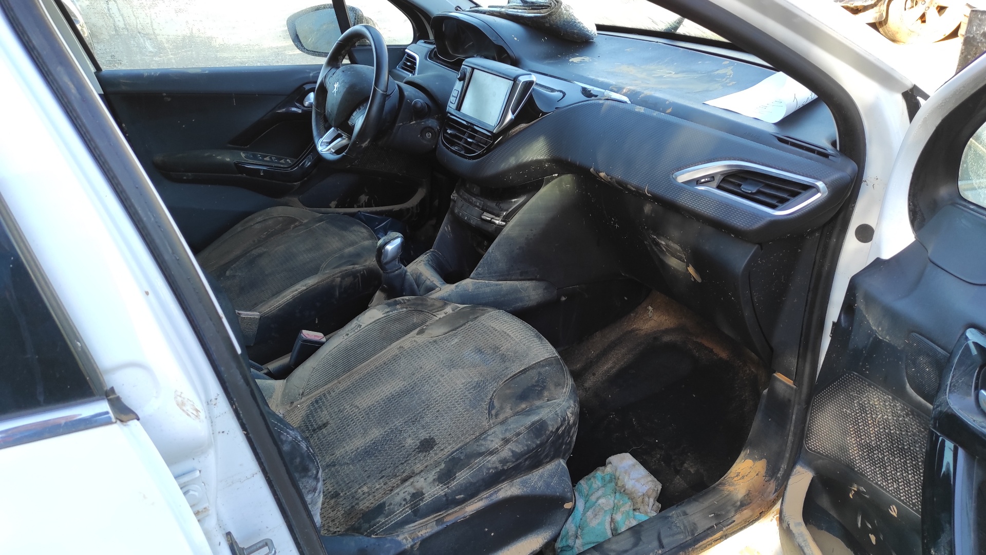 MOLDURA PEUGEOT 208 - vista 18