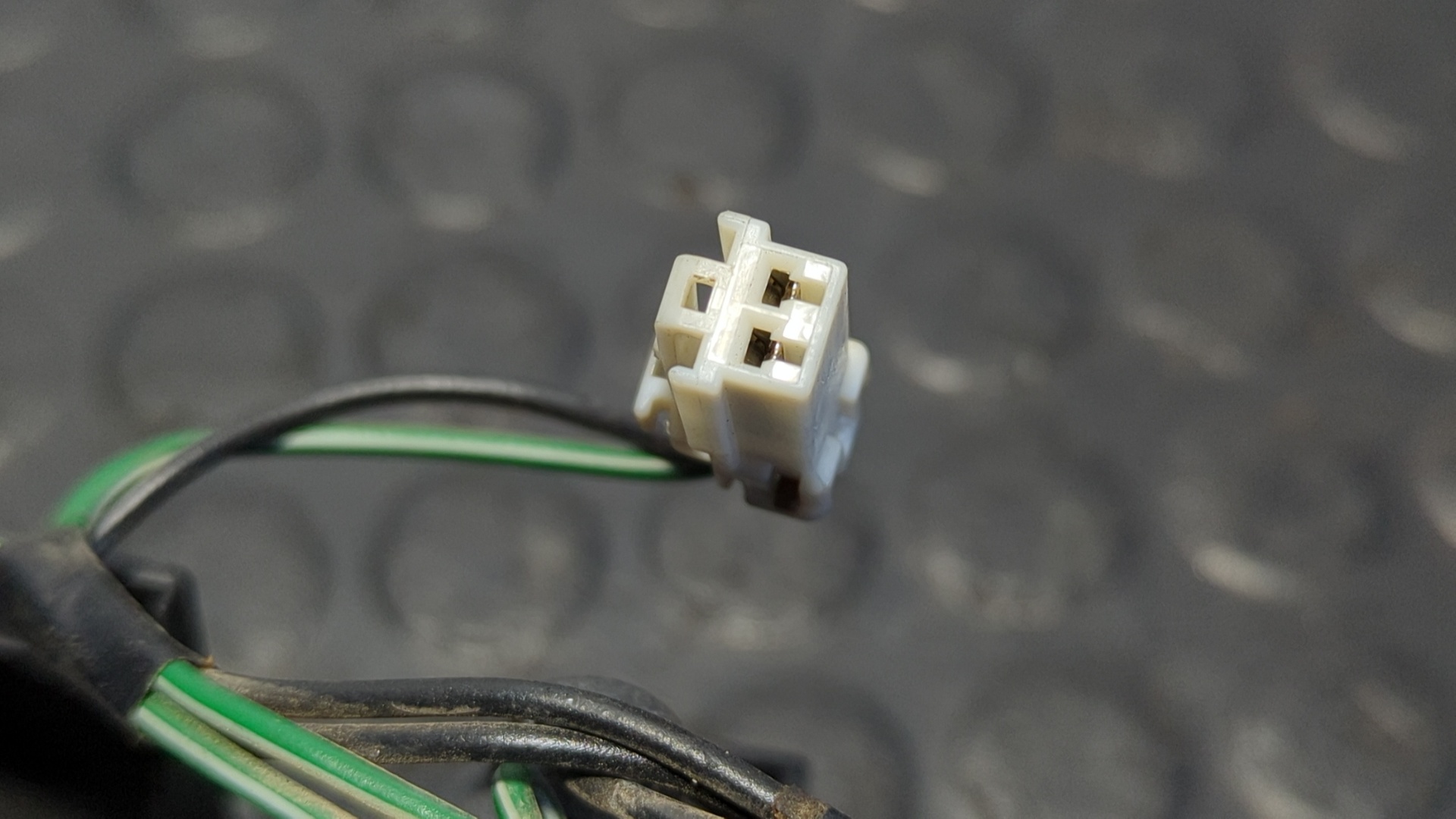 LUZ CENTRAL DE FRENO MITSUBISHI MONTERO (V80/V90) - vista 3