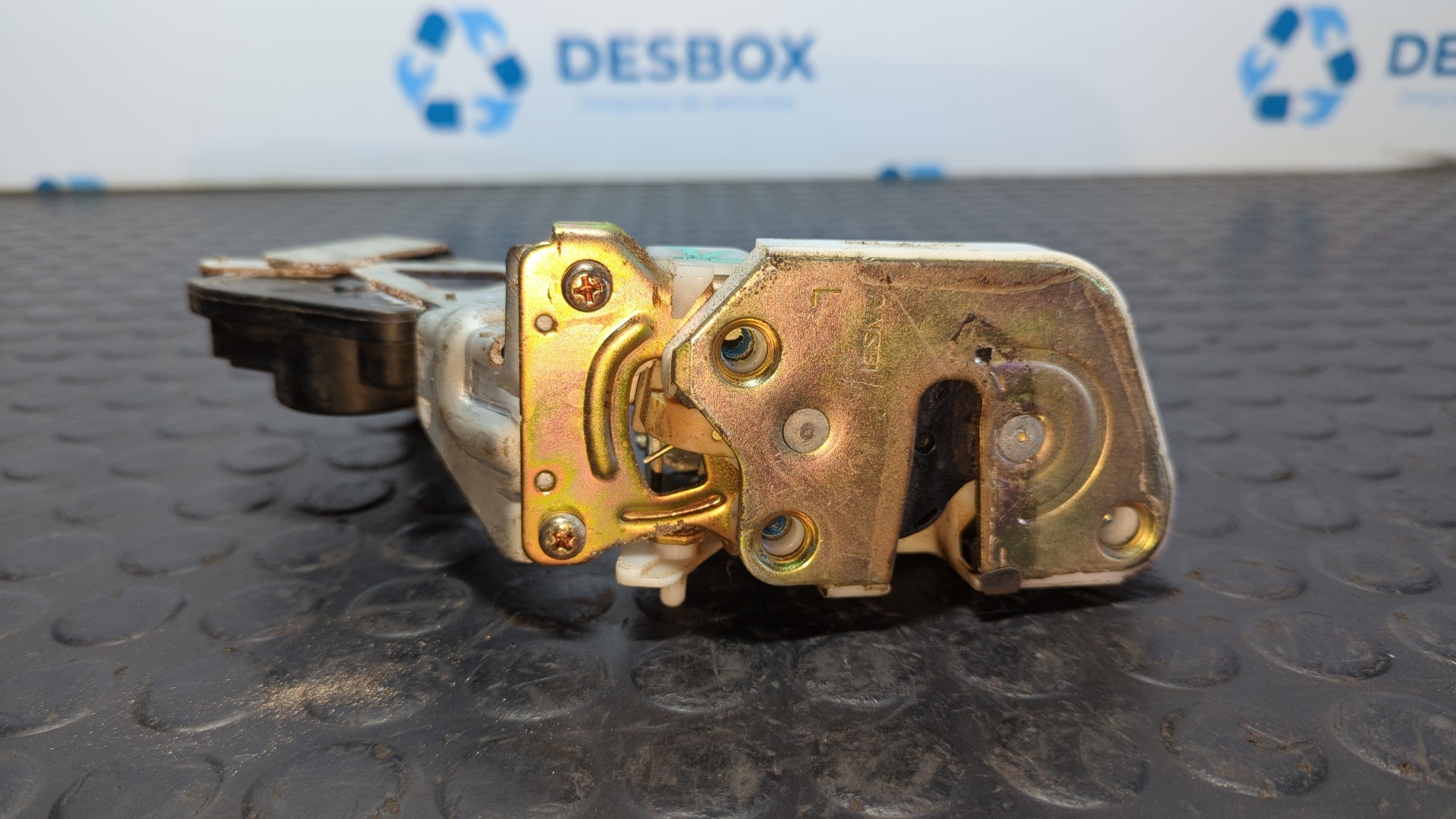 CERRADURA PUERTA TRASERA IZQUIERDA MITSUBISHI MONTERO (V80/V90) - vista 3