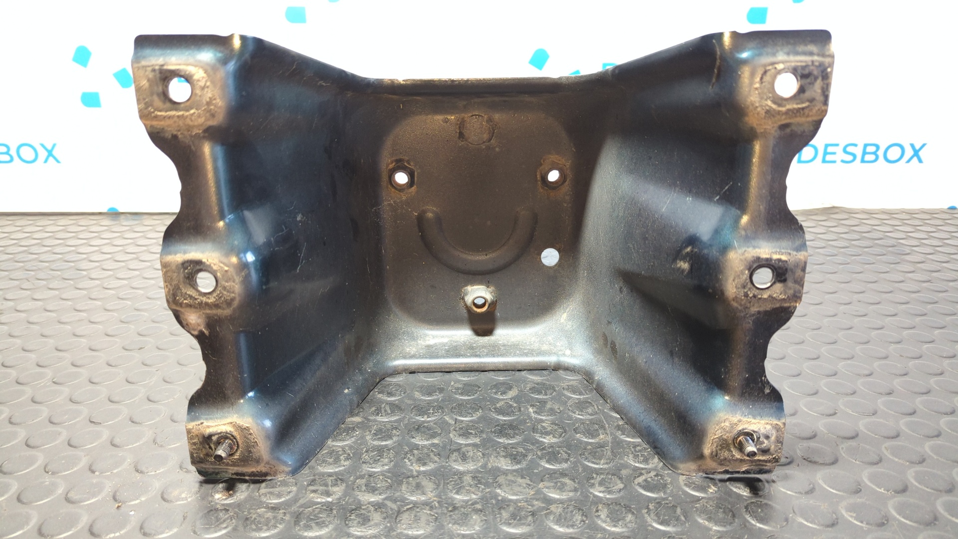 SOPORTE RUEDA REPUESTO MITSUBISHI MONTERO (V80/V90) - vista 3