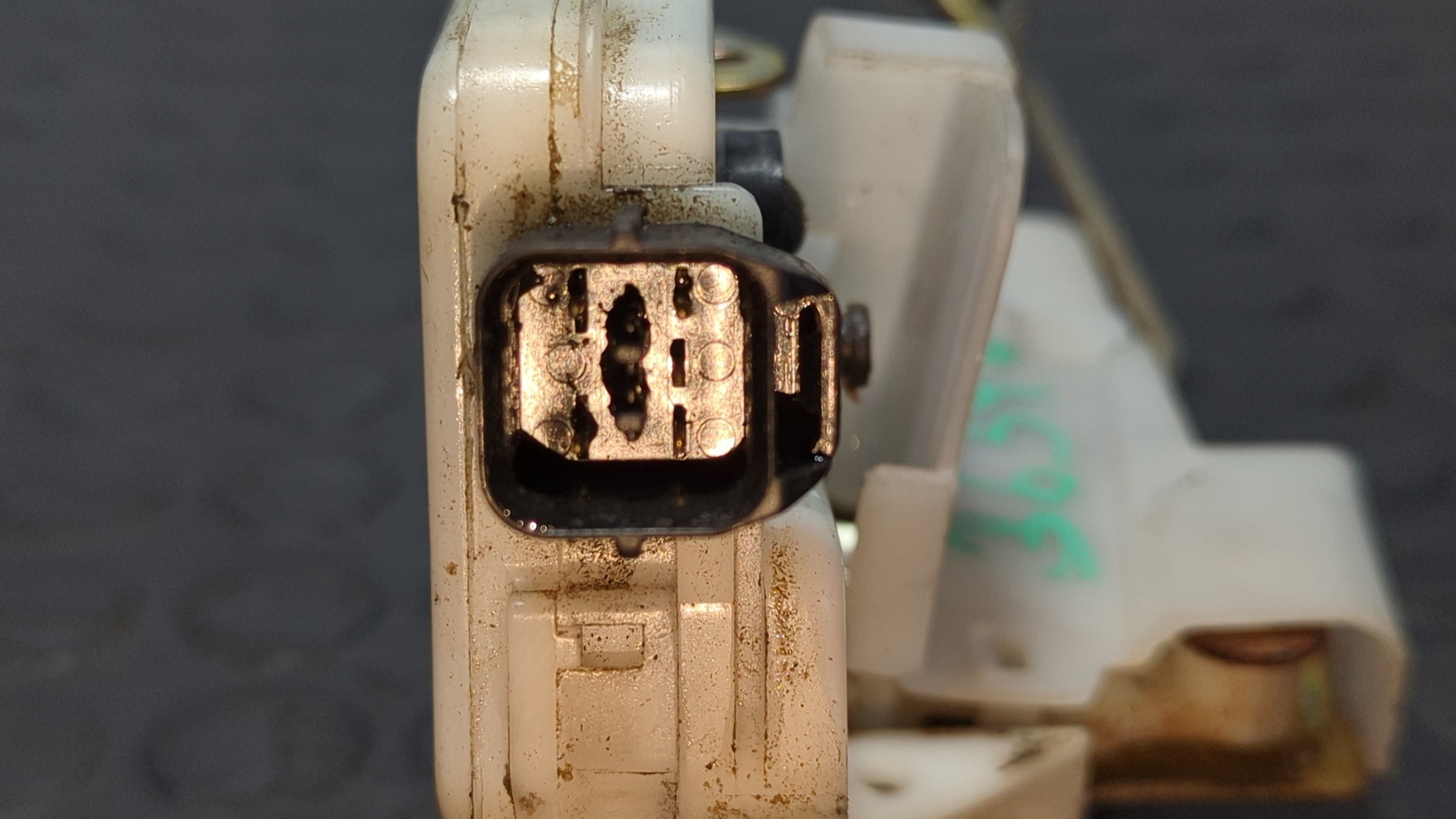 CERRADURA PUERTA DELANTERA IZQUIERDA MITSUBISHI MONTERO (V80/V90) - vista 2