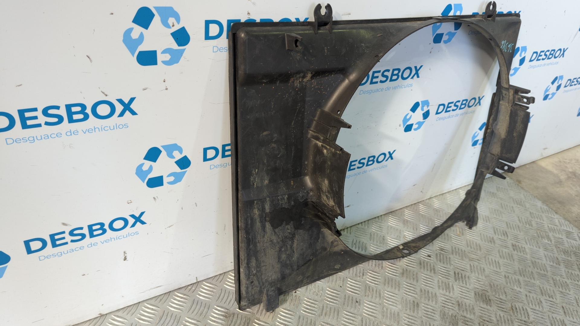 CANALIZADOR DE AIRE MITSUBISHI MONTERO (V80/V90) - vista 2